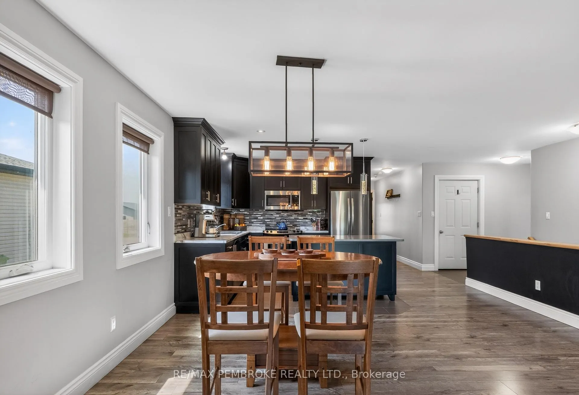 Photo 5 of 27 Noble Crescent, Petawawa — HOMEH