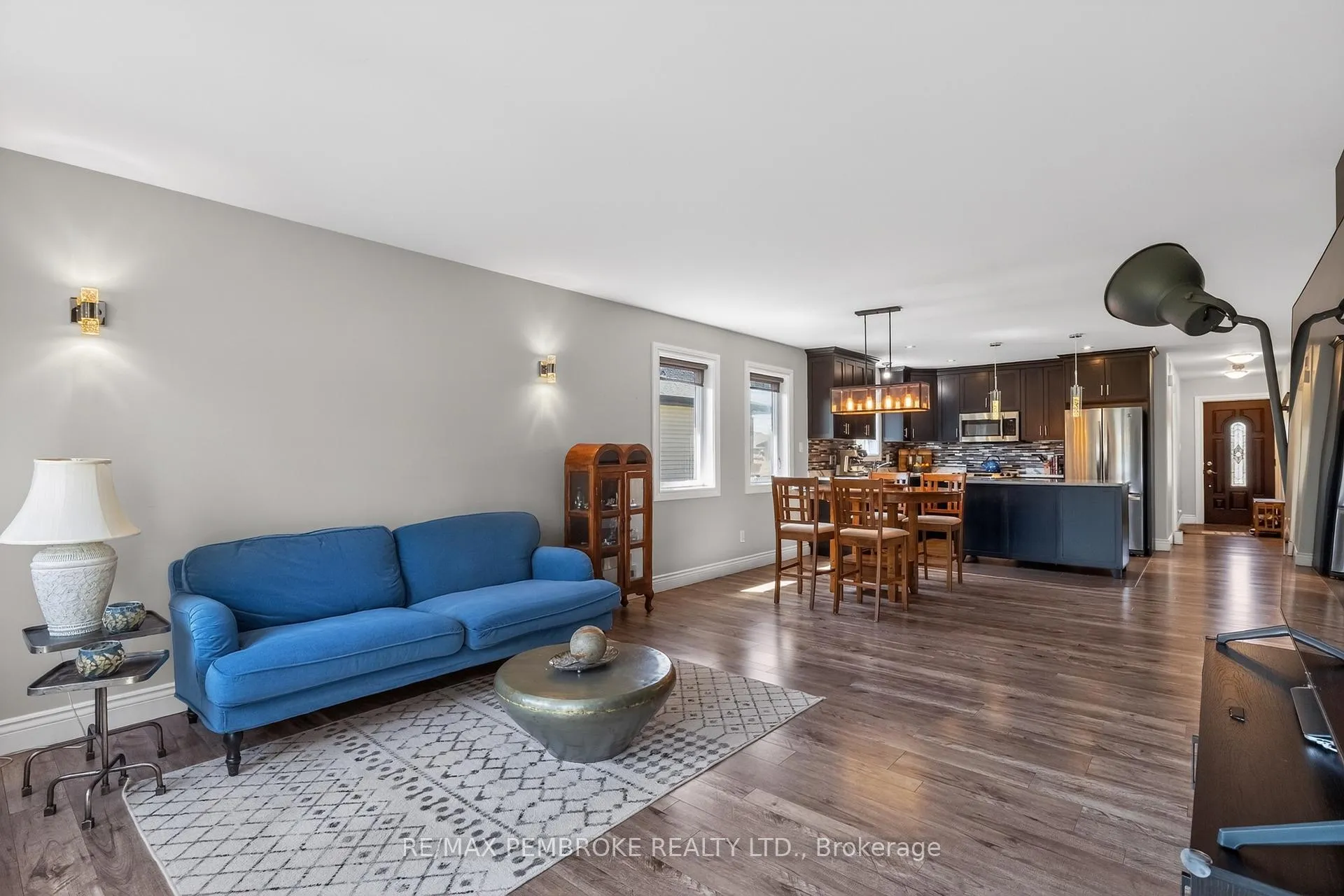 Photo 13 of 27 Noble Crescent, Petawawa — HOMEH