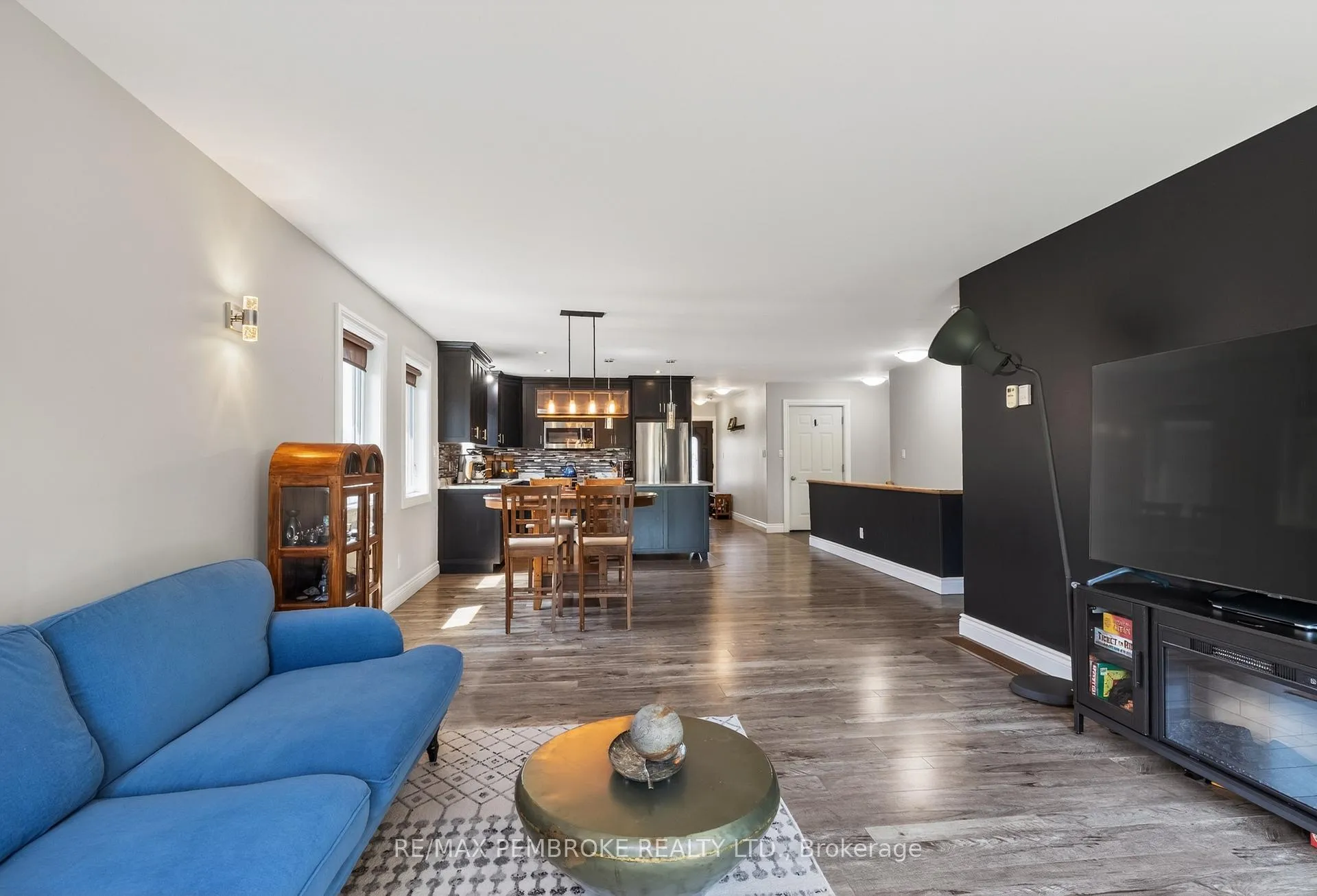 Photo 14 of 27 Noble Crescent, Petawawa — HOMEH