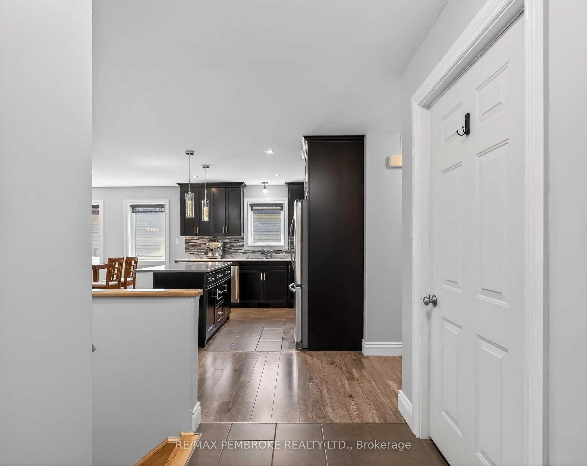 Photo 24 of 27 Noble Crescent, Petawawa — HOMEH