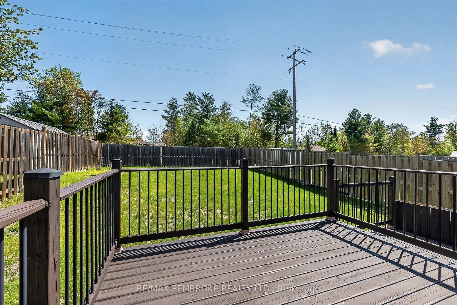 Photo 35 of 27 Noble Crescent, Petawawa — HOMEH