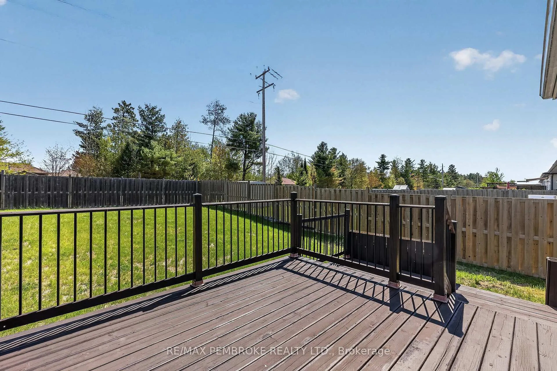 Photo 36 of 27 Noble Crescent, Petawawa — HOMEH