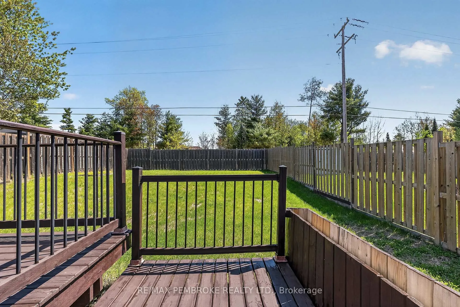 Photo 37 of 27 Noble Crescent, Petawawa — HOMEH