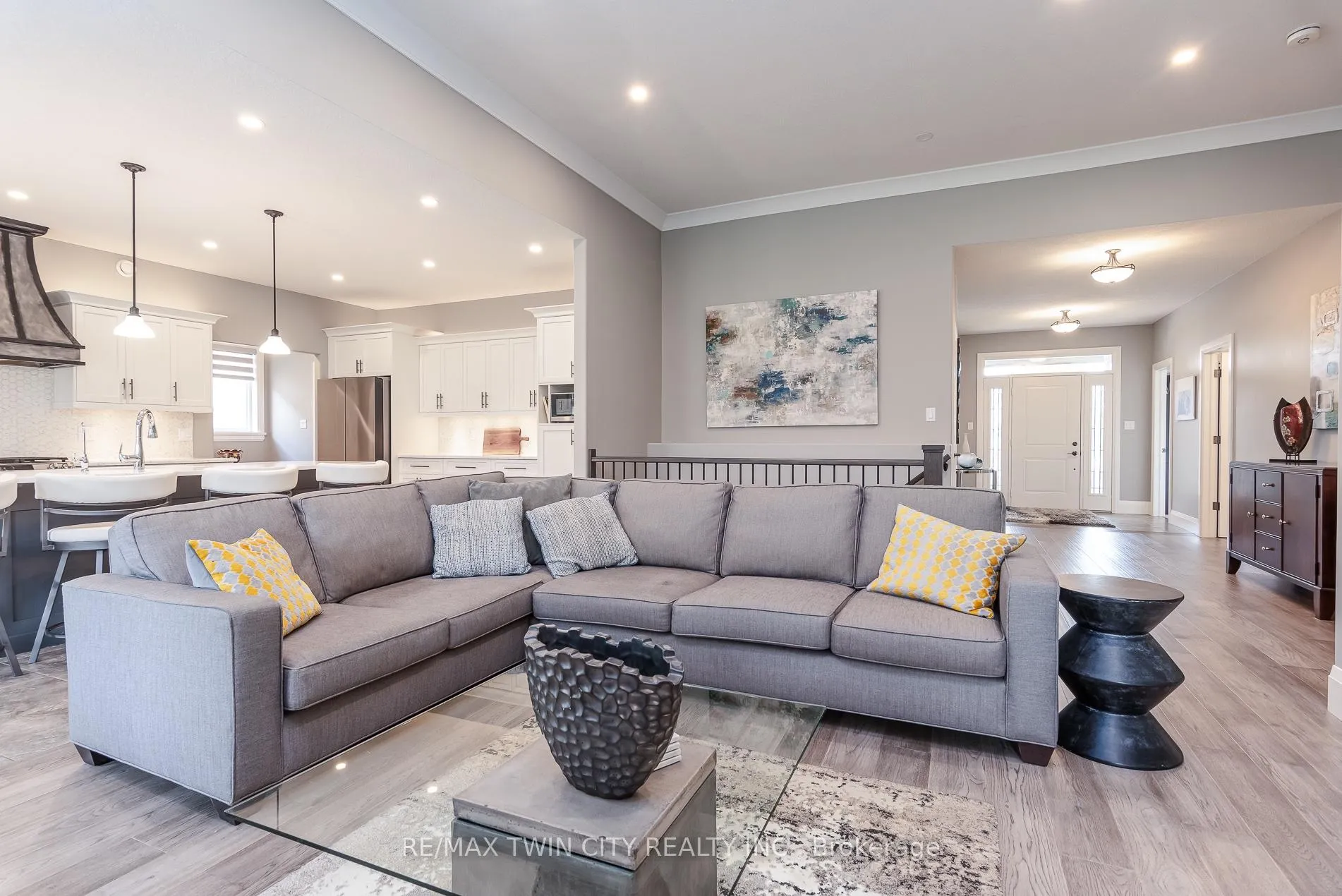 Photo 9 of 83 Gerber Drive, Perth East, Milverton — HOMEH