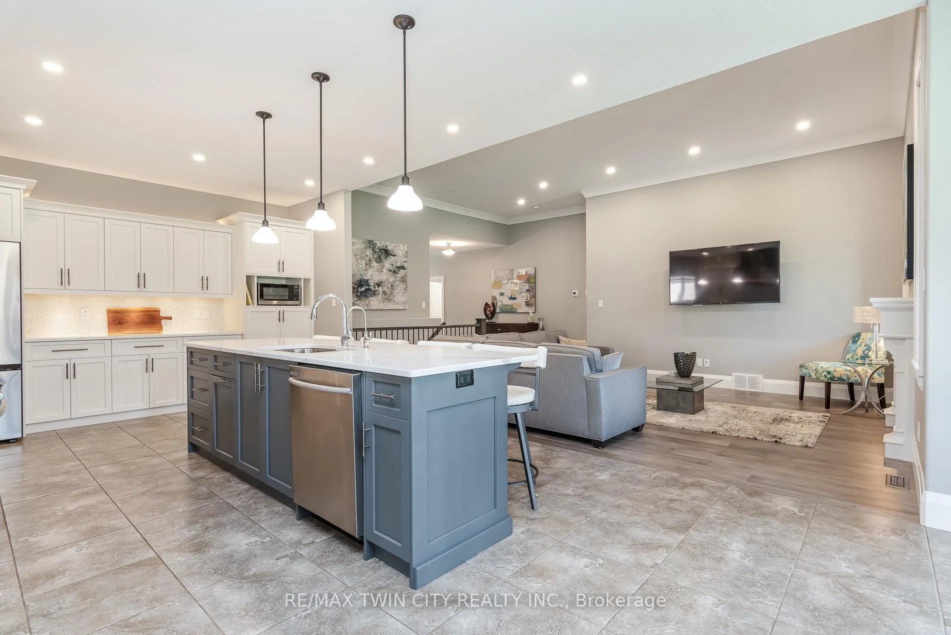 Photo 16 of 83 Gerber Drive, Perth East, Milverton — HOMEH