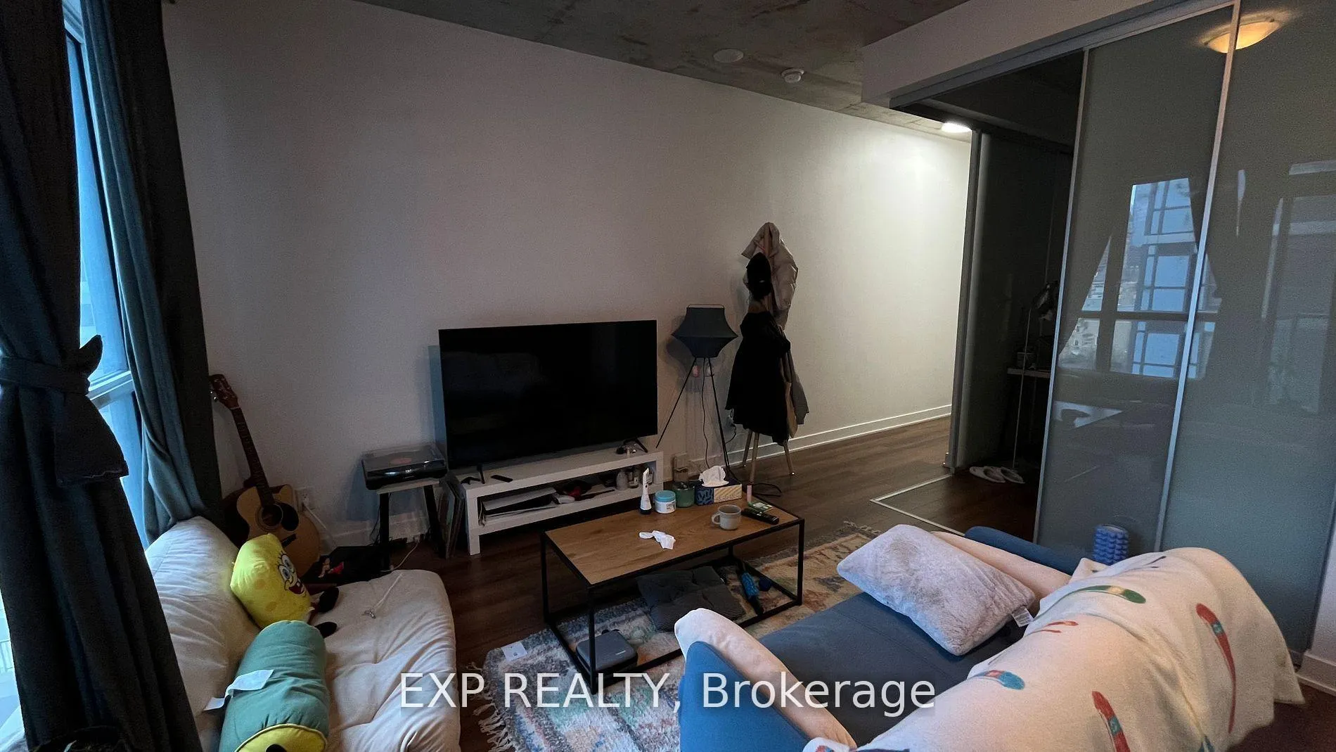 Photo 4 of Unit 902, 210 Simcoe Street, Toronto, University — HOMEH