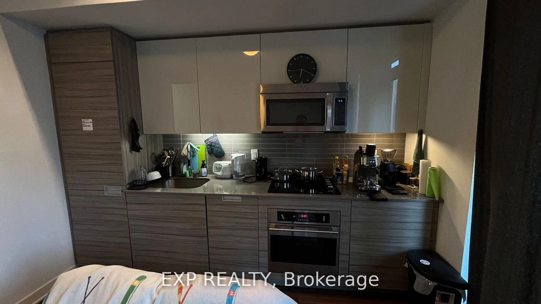 Photo 6 of Unit 902, 210 Simcoe Street, Toronto, University — HOMEH