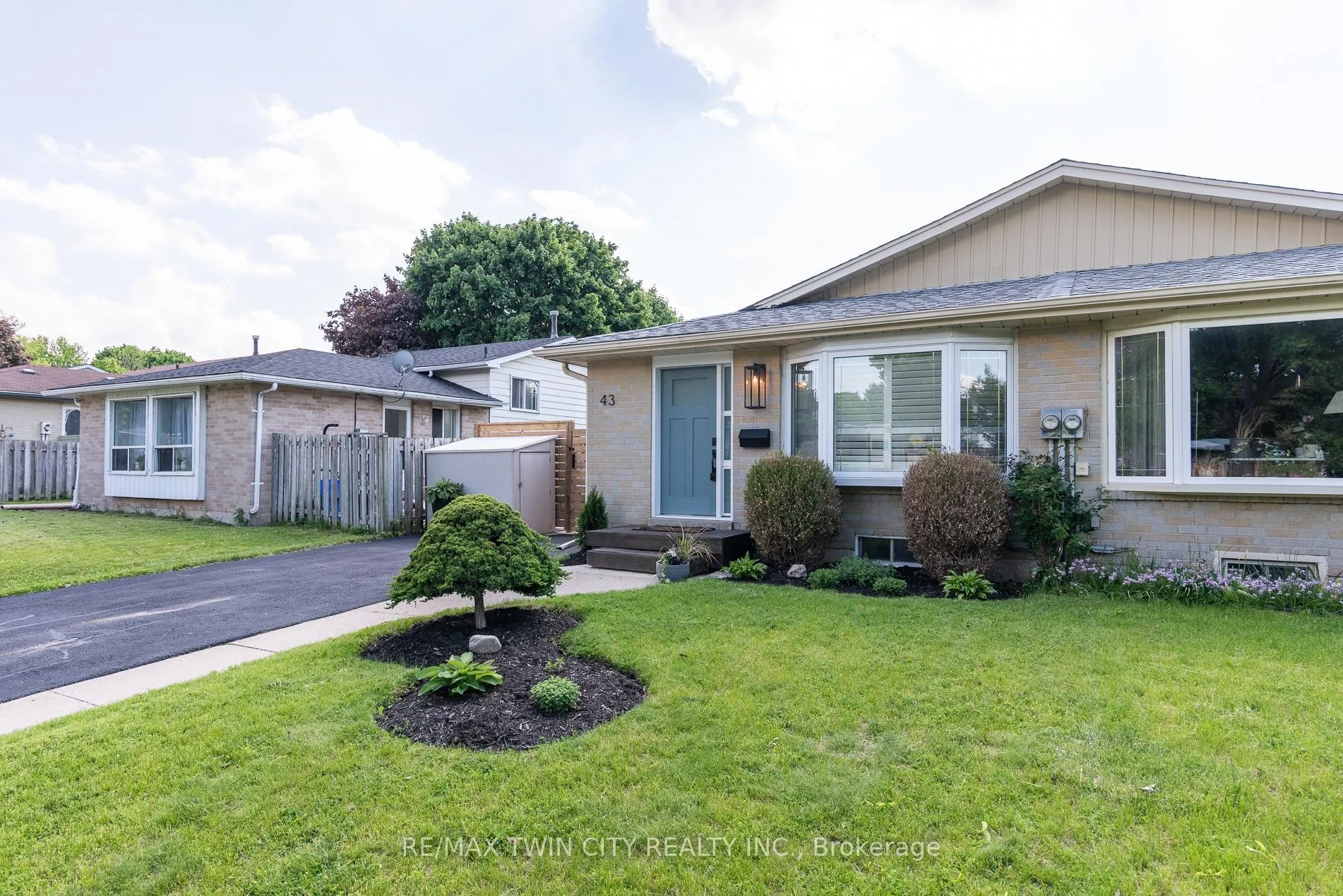 Photo 3 of 43 Inverness Street, Brantford — HOMEH