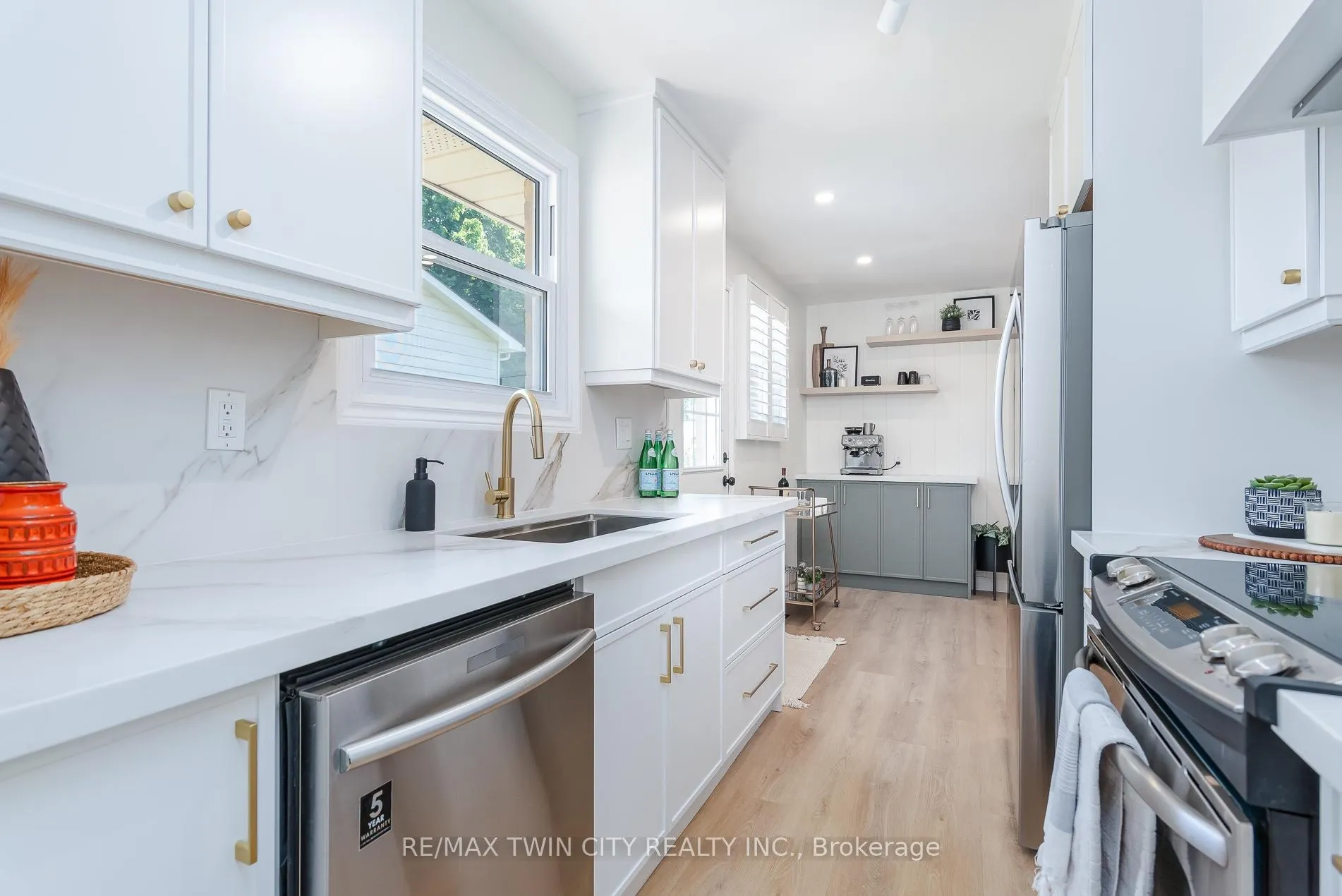 Photo 17 of 43 Inverness Street, Brantford — HOMEH
