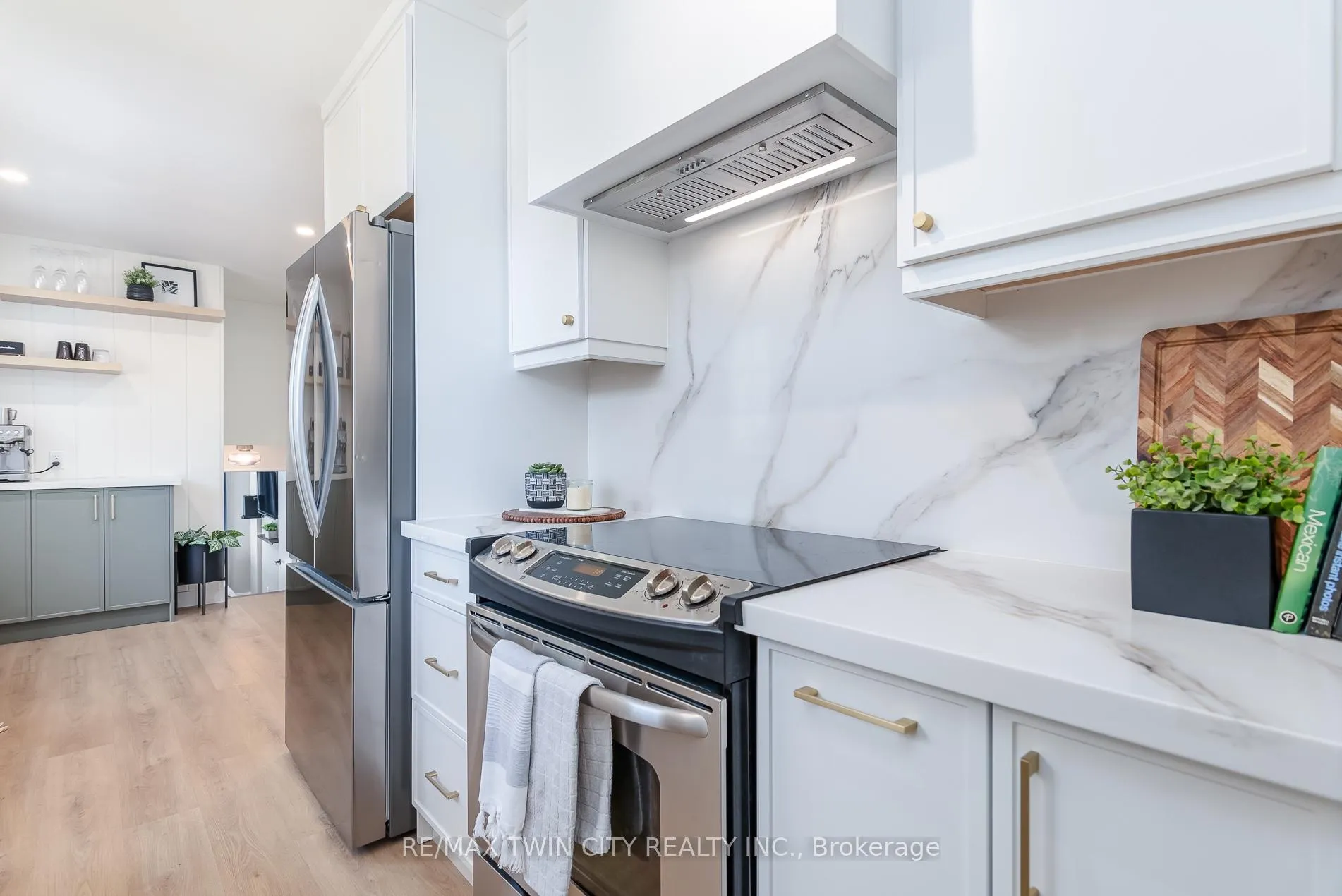 Photo 18 of 43 Inverness Street, Brantford — HOMEH