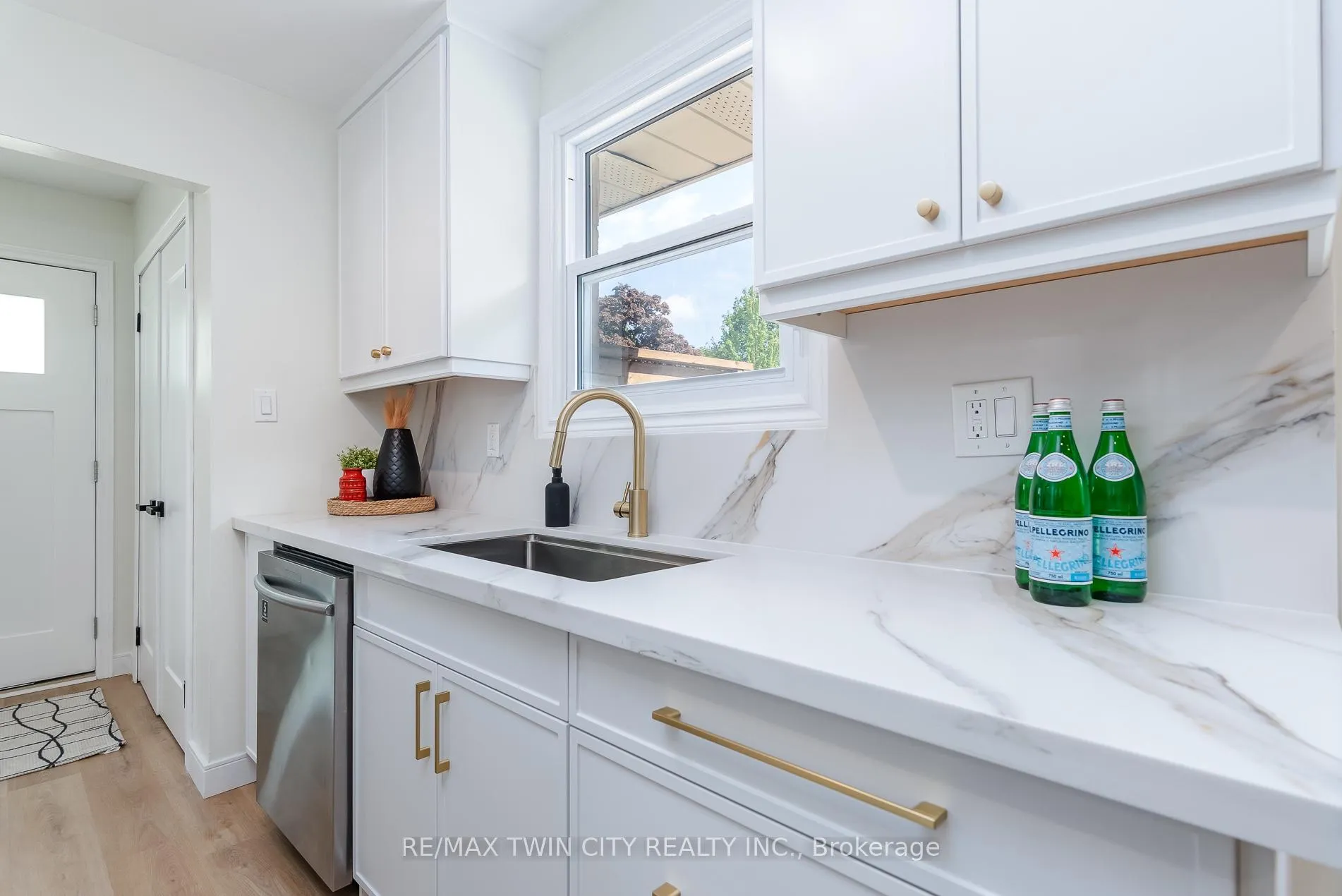 Photo 19 of 43 Inverness Street, Brantford — HOMEH