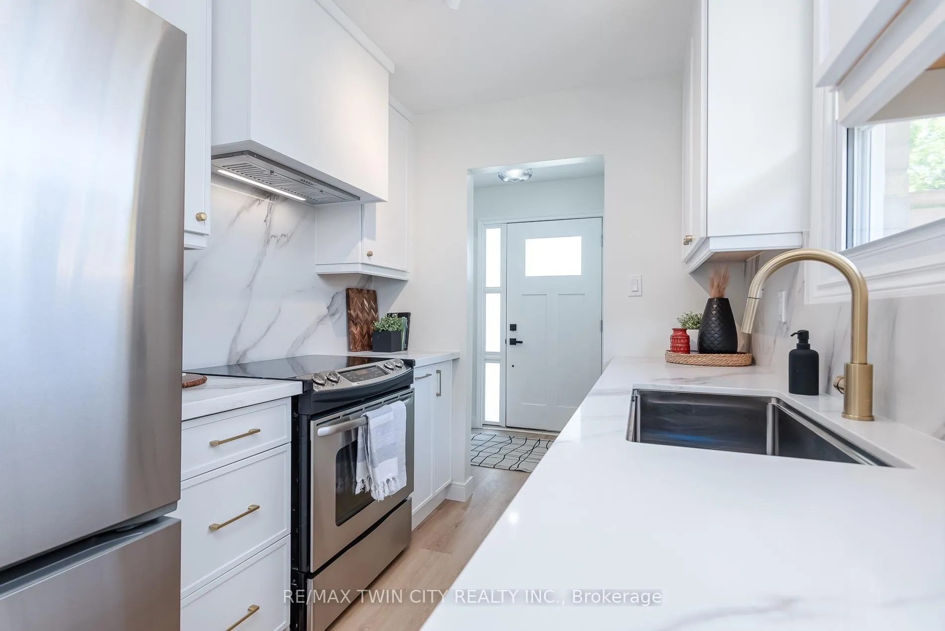 Photo 20 of 43 Inverness Street, Brantford — HOMEH