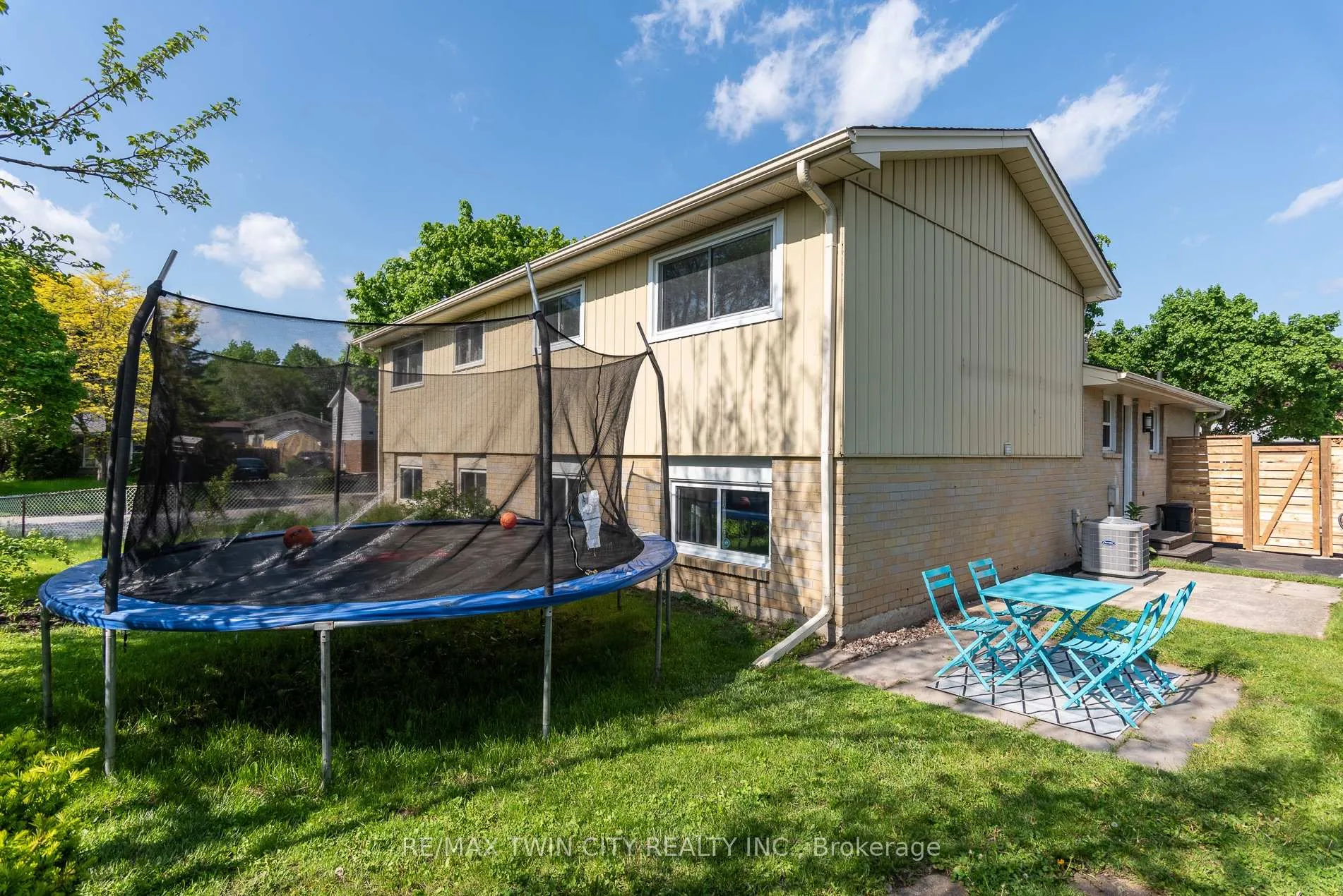 Photo 42 of 43 Inverness Street, Brantford — HOMEH