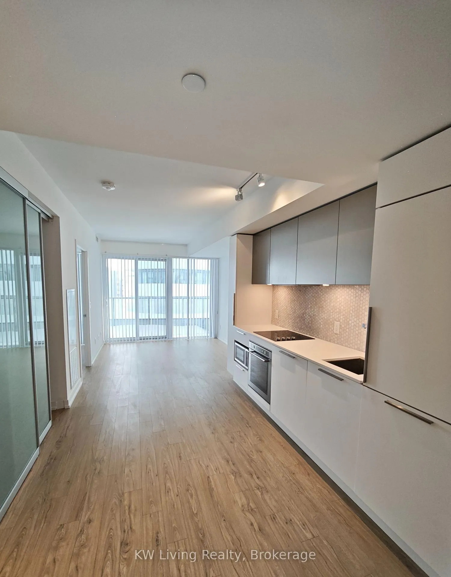 Front of Unit 2101, 85 Wood Street