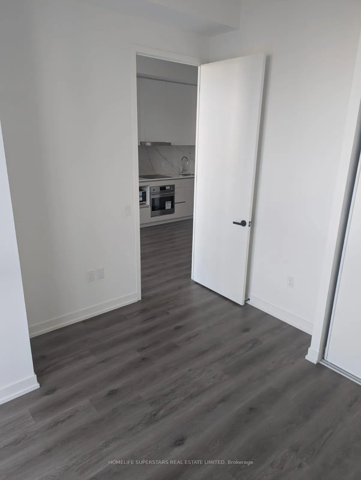 Photo 11 of Unit 708, 28 Interchange Way, Vaughan, Vaughan Corporate Centre — HOMEH