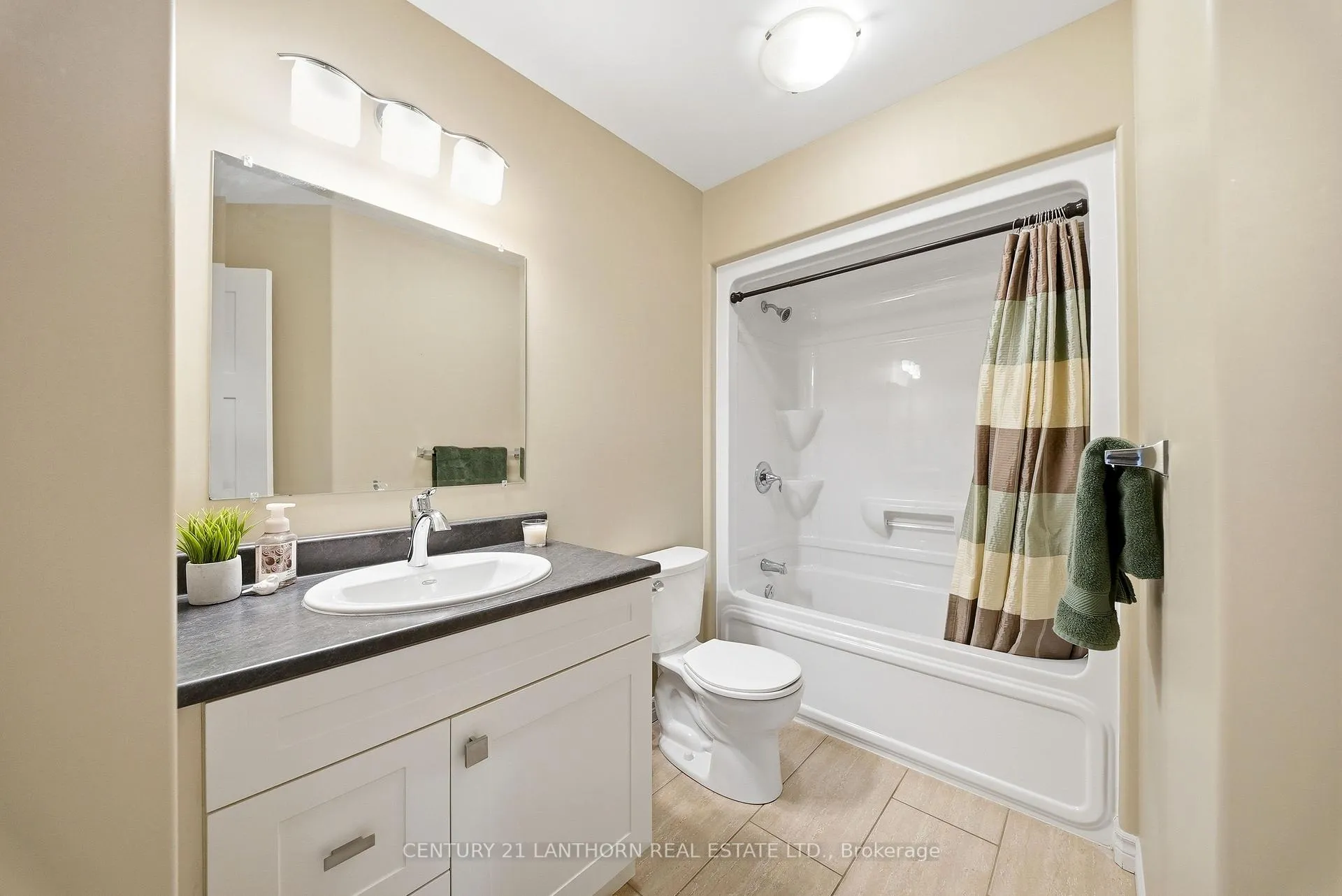Photo 29 of 17 Cavendish Drive, Belleville, Thurlow Ward — HOMEH
