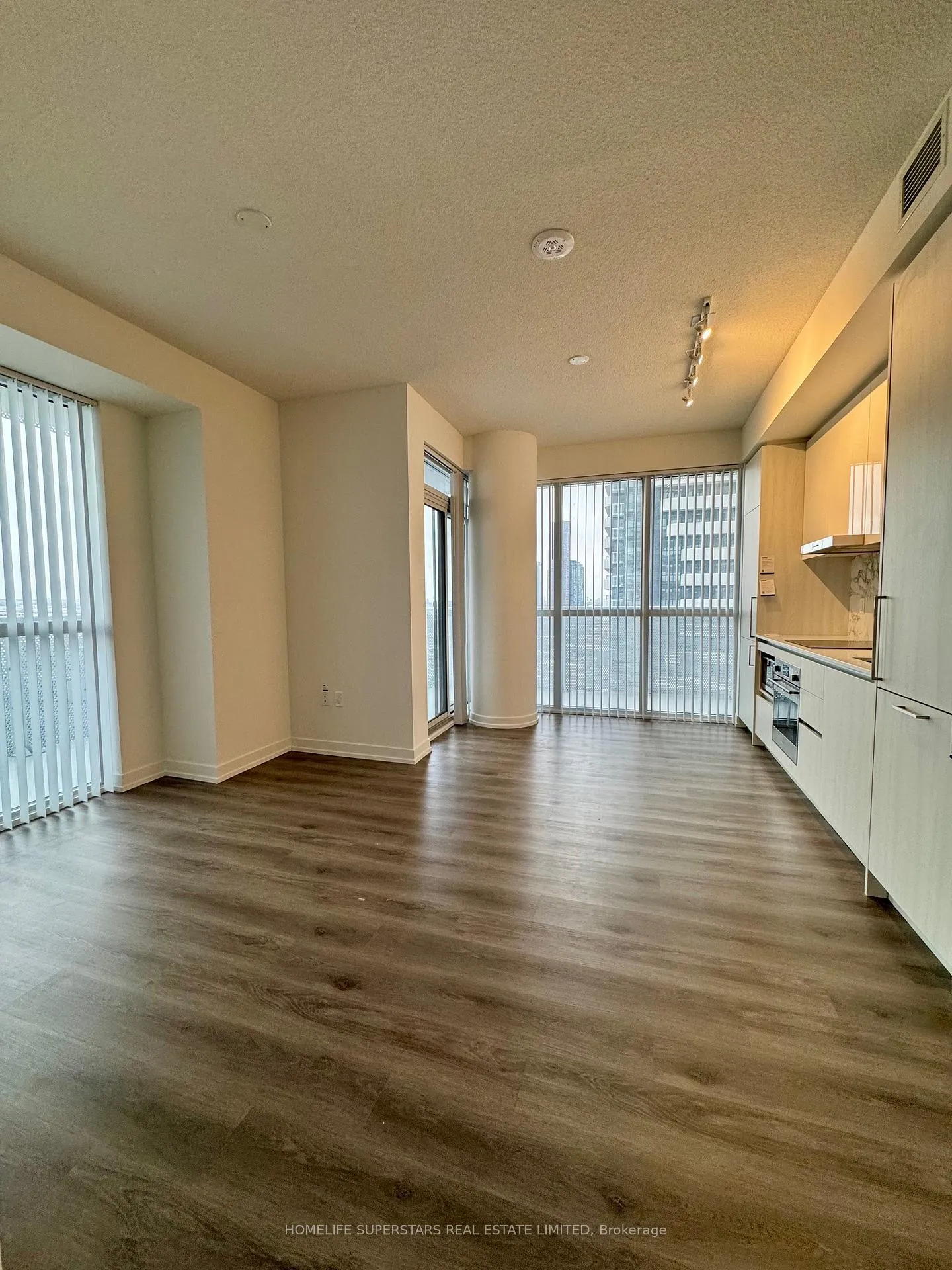 Photo 12 of Unit 1812, 225 Commerce Street, Vaughan, Vaughan Corporate Centre — HOMEH