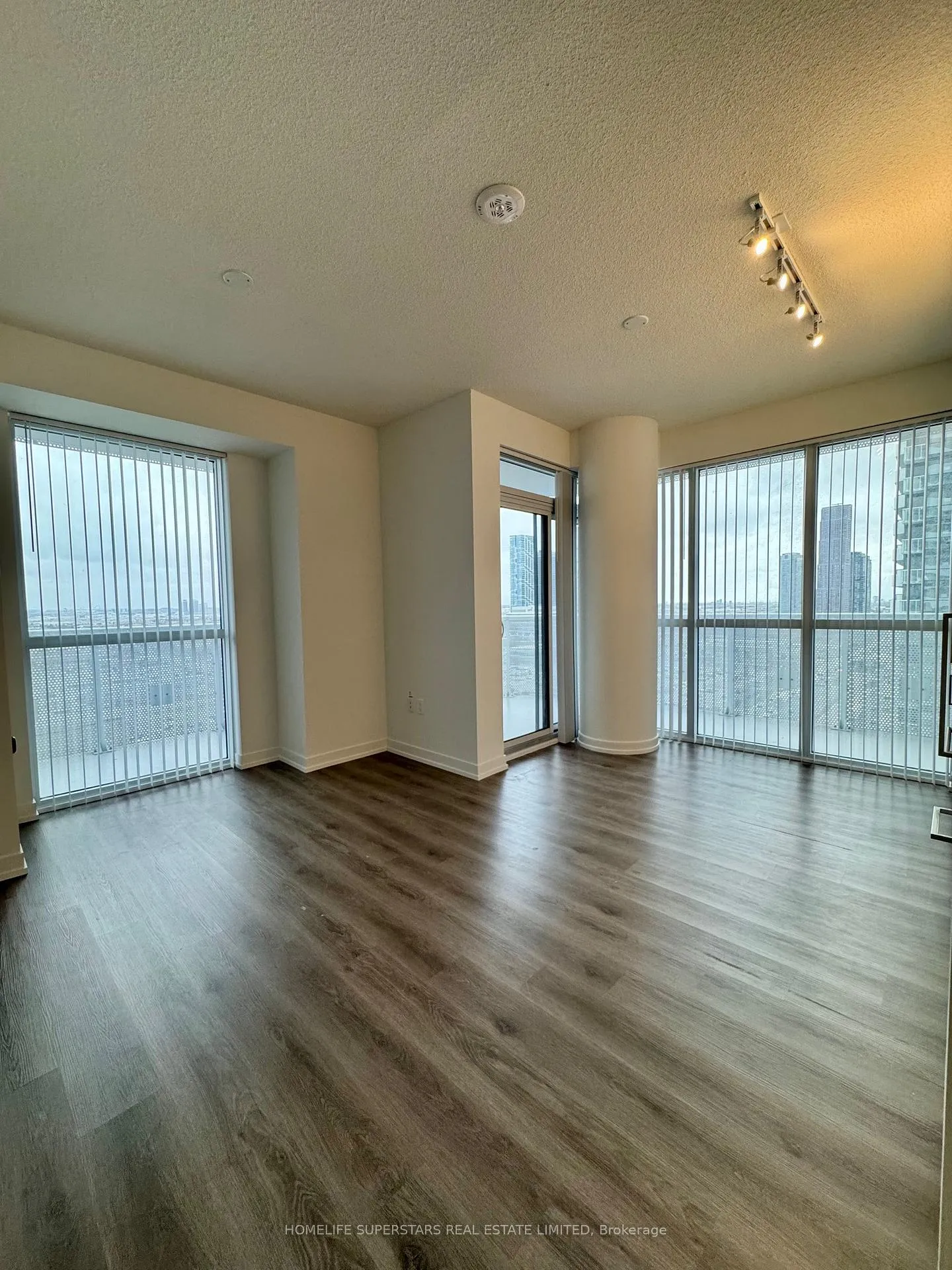 Photo 13 of Unit 1812, 225 Commerce Street, Vaughan, Vaughan Corporate Centre — HOMEH