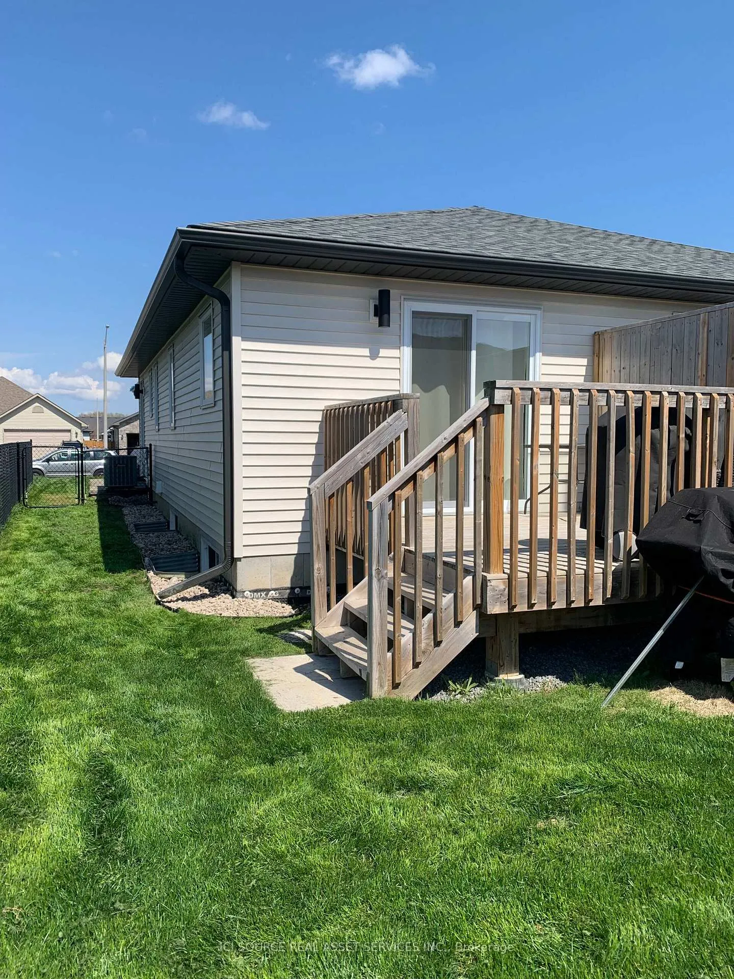 Photo 4 of Unit B, 120 Sienna Avenue, Belleville, Belleville Ward — HOMEH