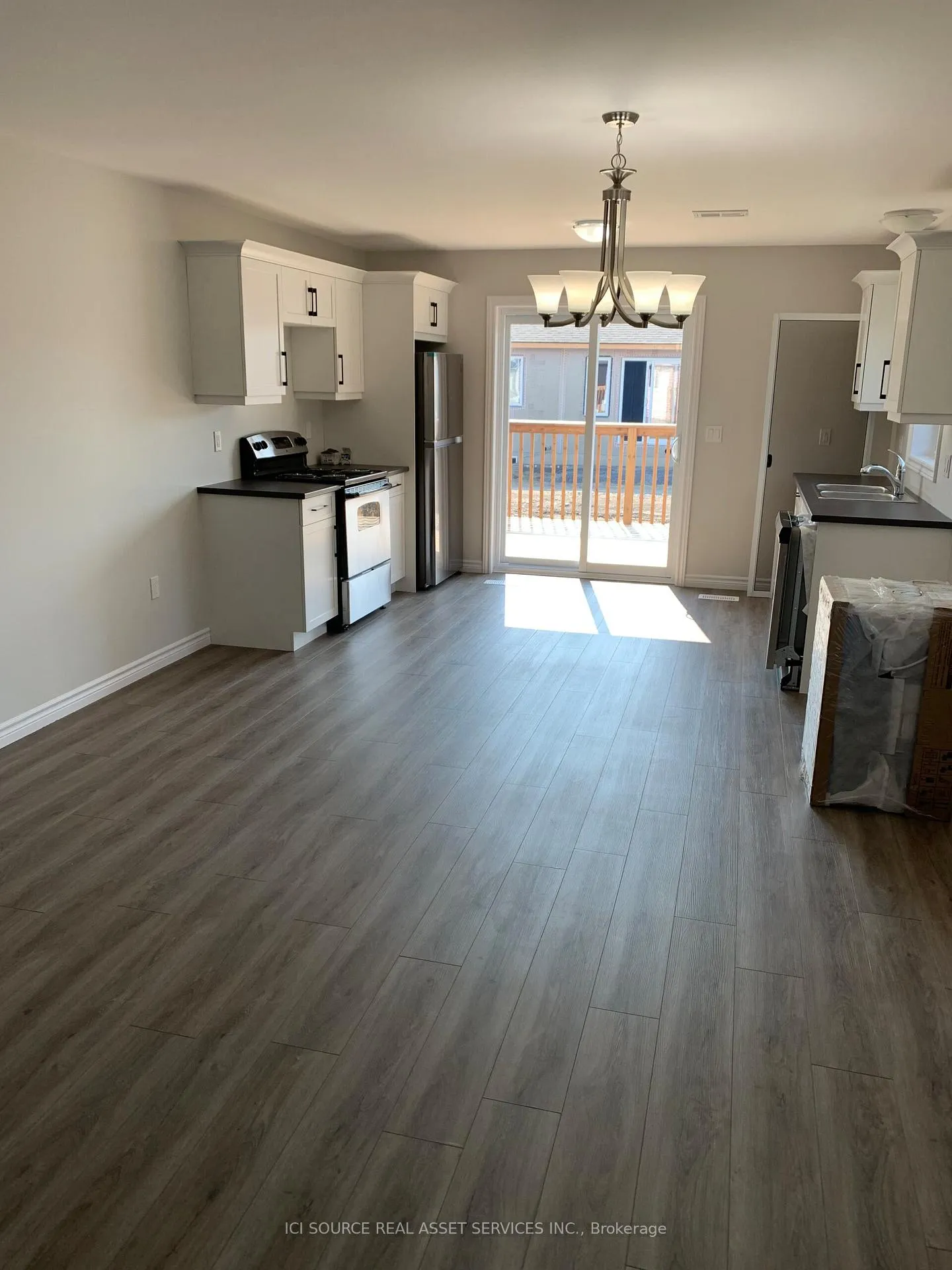 Photo 5 of Unit B, 120 Sienna Avenue, Belleville, Belleville Ward — HOMEH