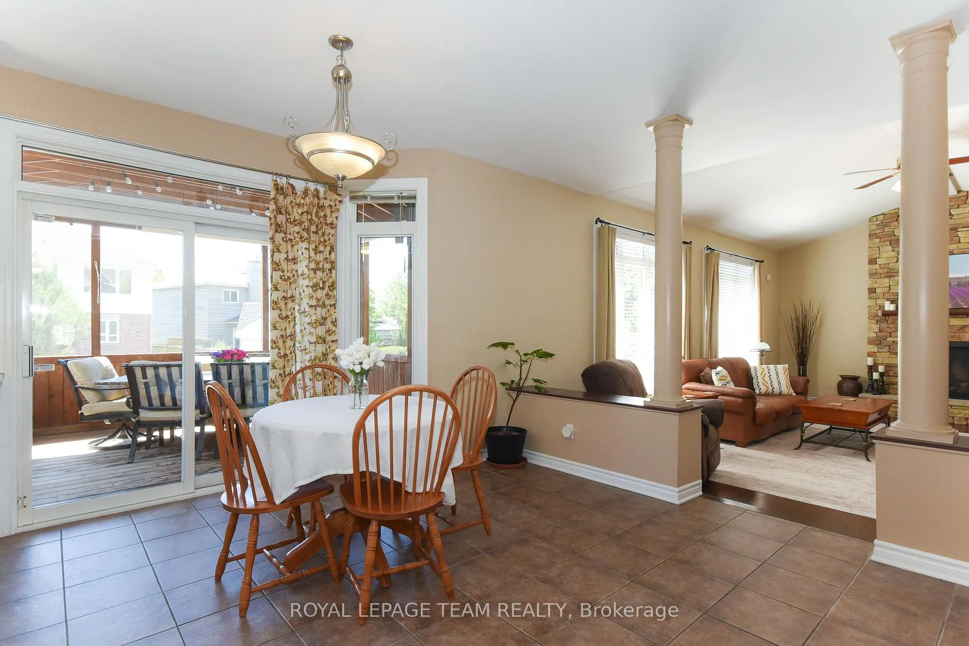 Photo 11 of 51 Shining Star Circle, Ottawa, Stittsville (South) — HOMEH