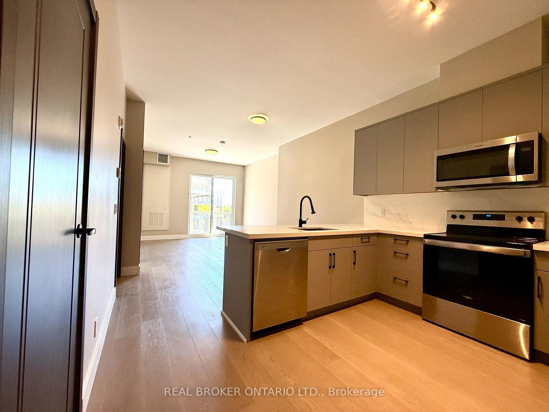 Photo 7 of 180 Kanata Avenue, Ottawa, Kanata - Kanata Lakes/Heritage Hills — HOMEH