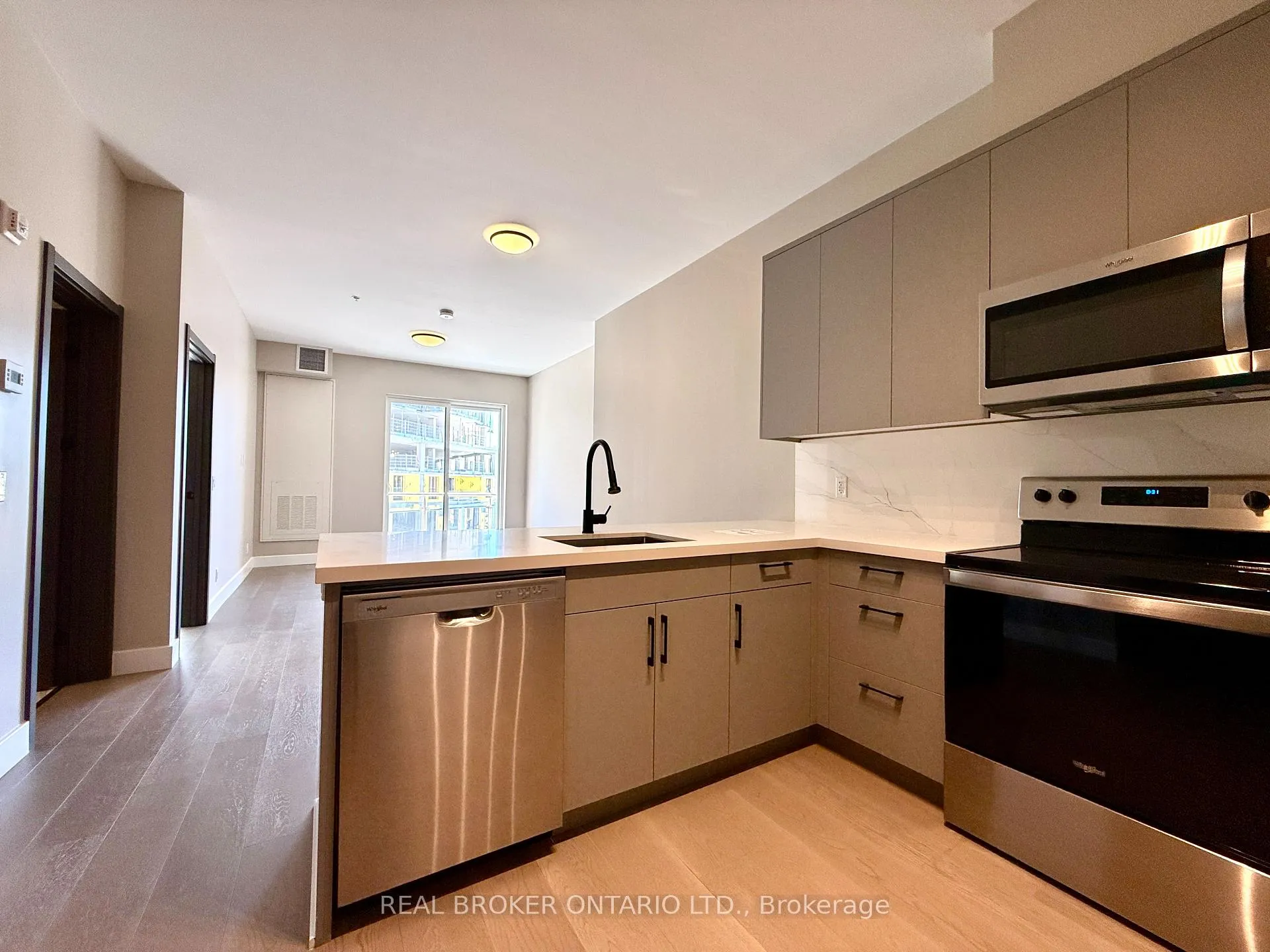Photo 10 of 180 Kanata Avenue, Ottawa, Kanata - Kanata Lakes/Heritage Hills — HOMEH