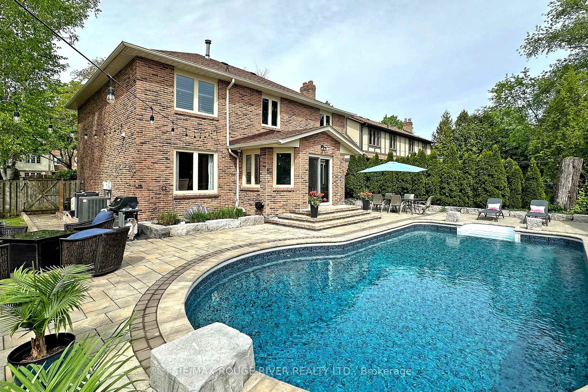 Photo 2 of 21 Ramblewood Drive, Scarborough, Centennial Scarborough — HOMEH