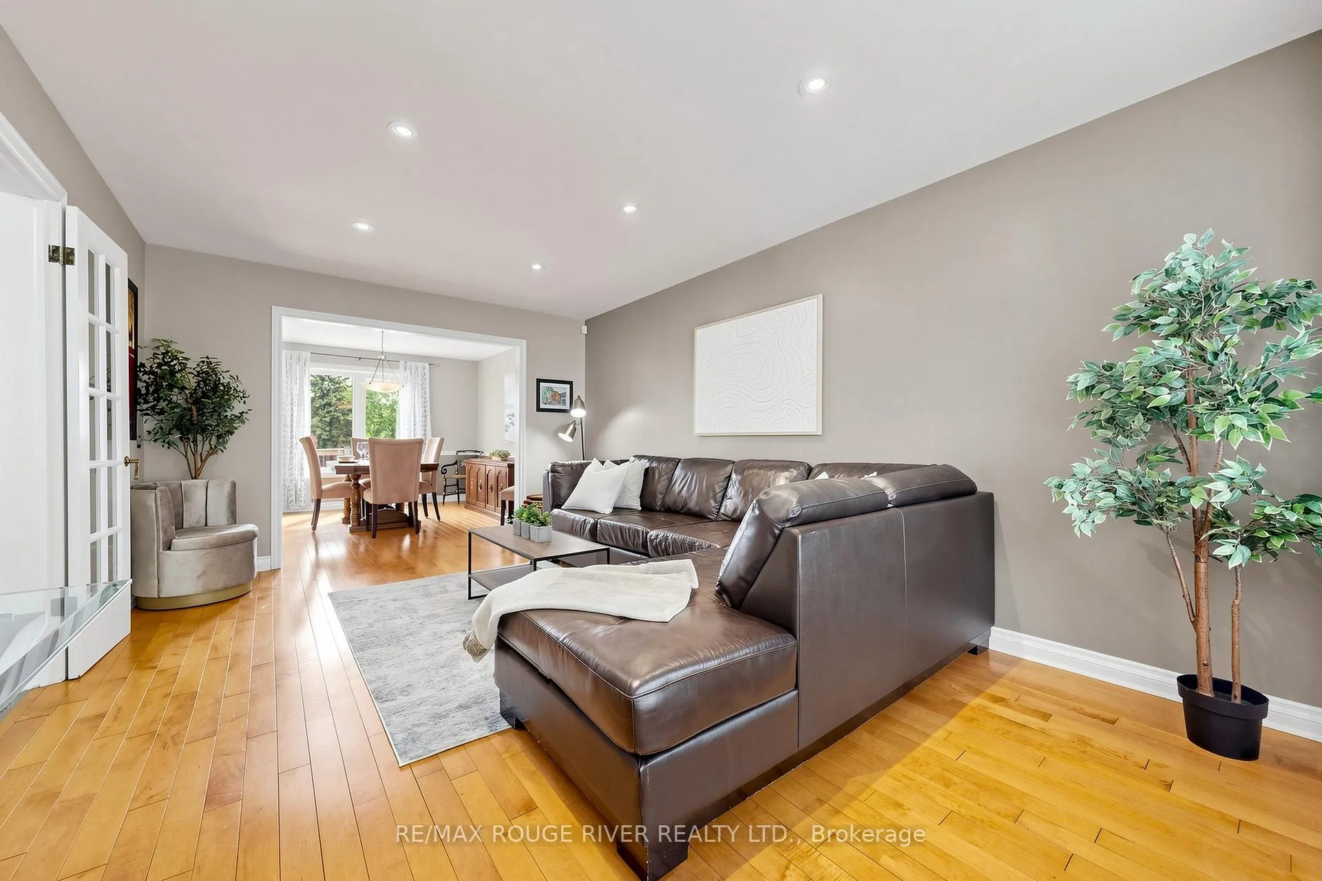 Photo 4 of 21 Ramblewood Drive, Scarborough, Centennial Scarborough — HOMEH