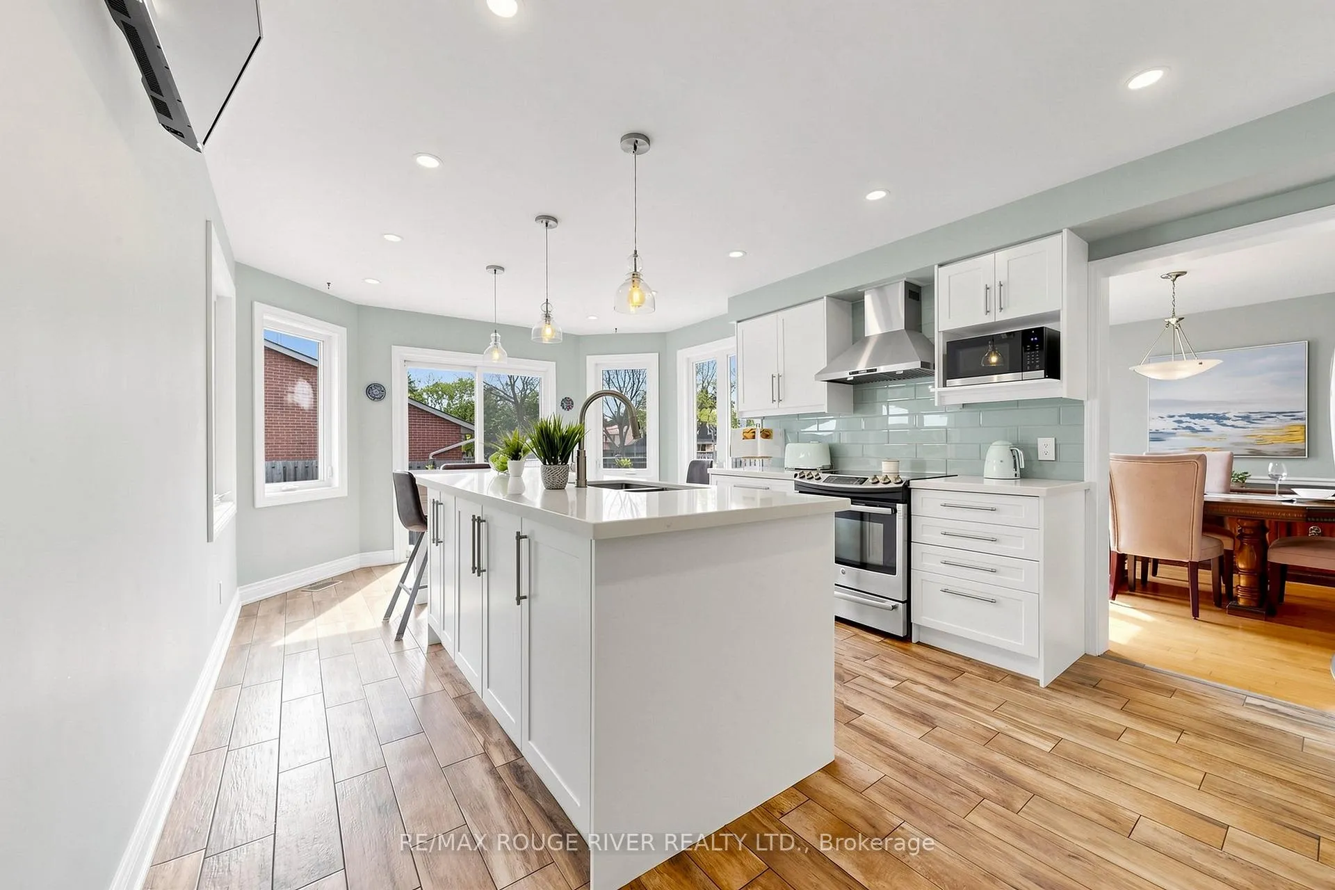 Photo 6 of 21 Ramblewood Drive, Scarborough, Centennial Scarborough — HOMEH