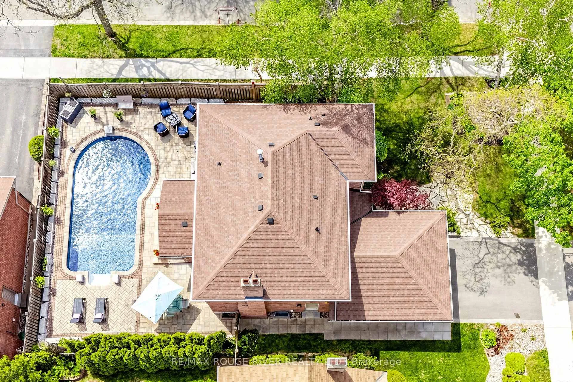 Photo 23 of 21 Ramblewood Drive, Scarborough, Centennial Scarborough — HOMEH