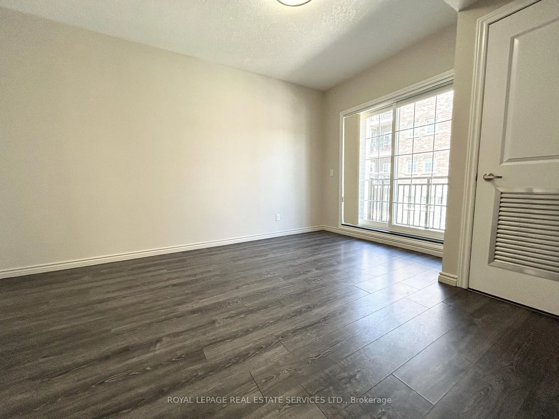 Photo 5 of Unit 404, 7 Rittenhouse Road, Kitchener — HOMEH