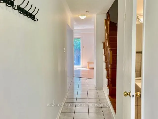 Photo 2 of 436 Sparrow Circle, Pickering, Highbush — HOMEH