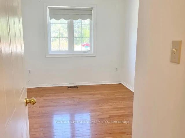 Photo 16 of 436 Sparrow Circle, Pickering, Highbush — HOMEH