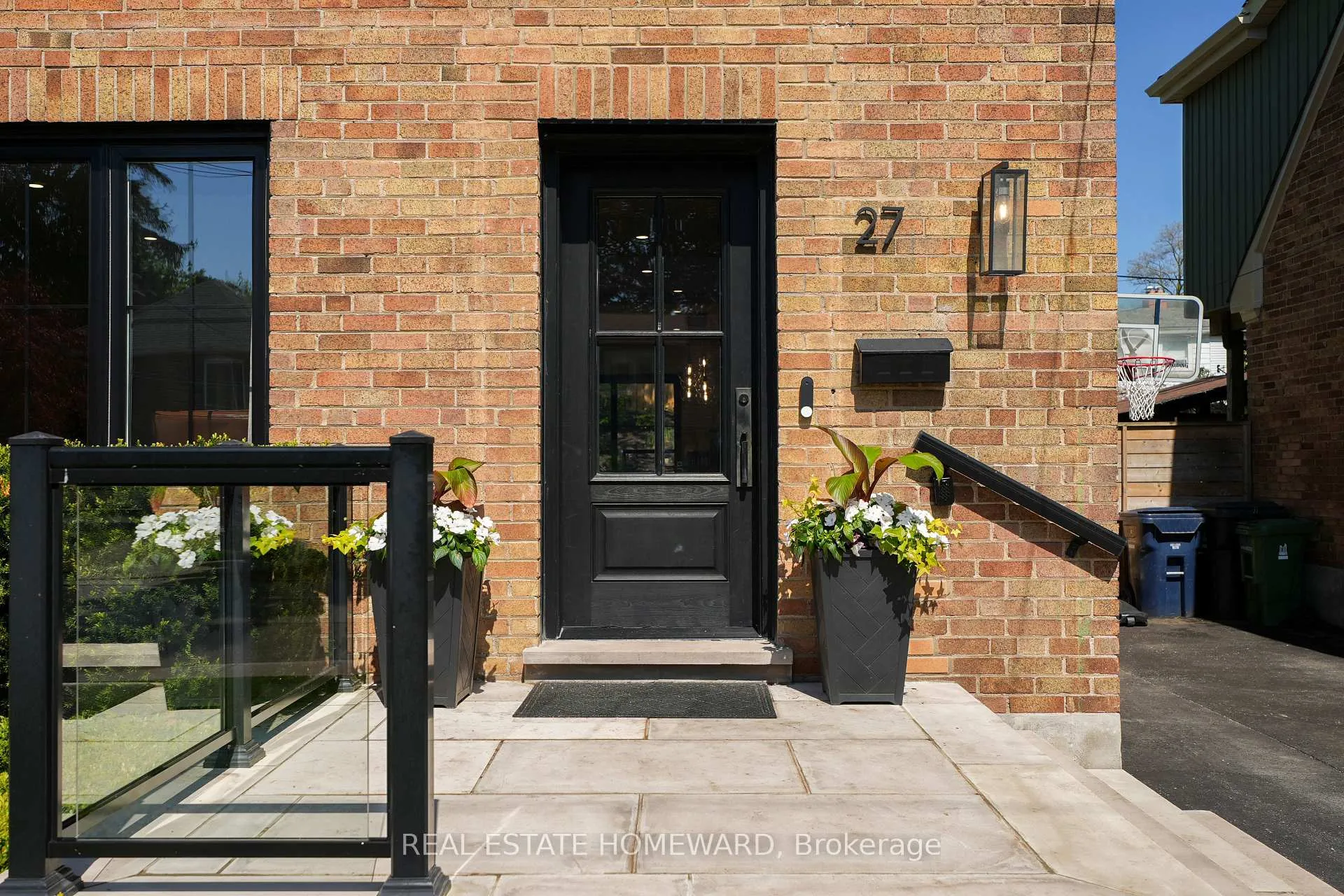 Photo 3 of 27 Avalon Boulevard, Scarborough, Birchcliffe-Cliffside — HOMEH