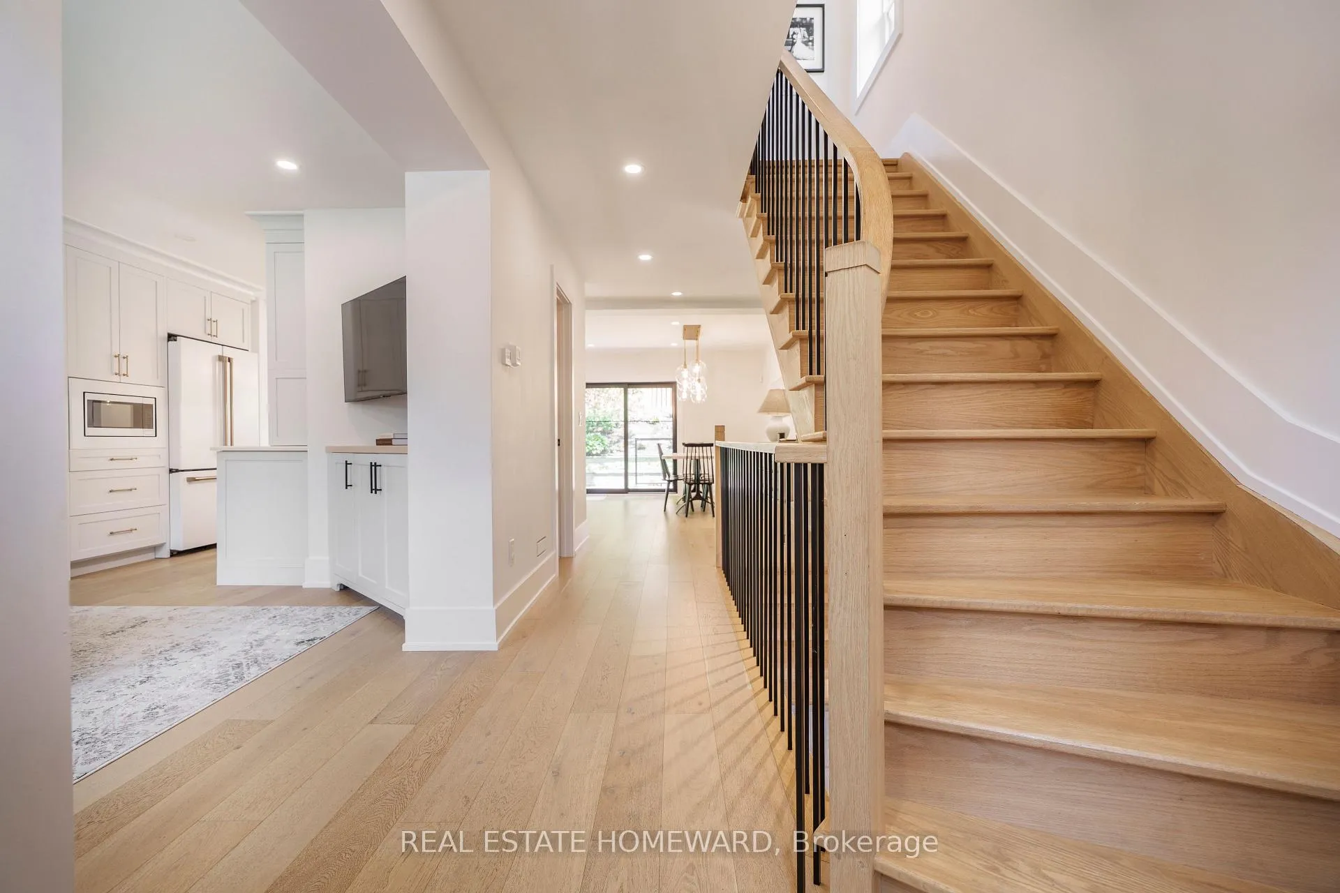 Photo 5 of 27 Avalon Boulevard, Scarborough, Birchcliffe-Cliffside — HOMEH