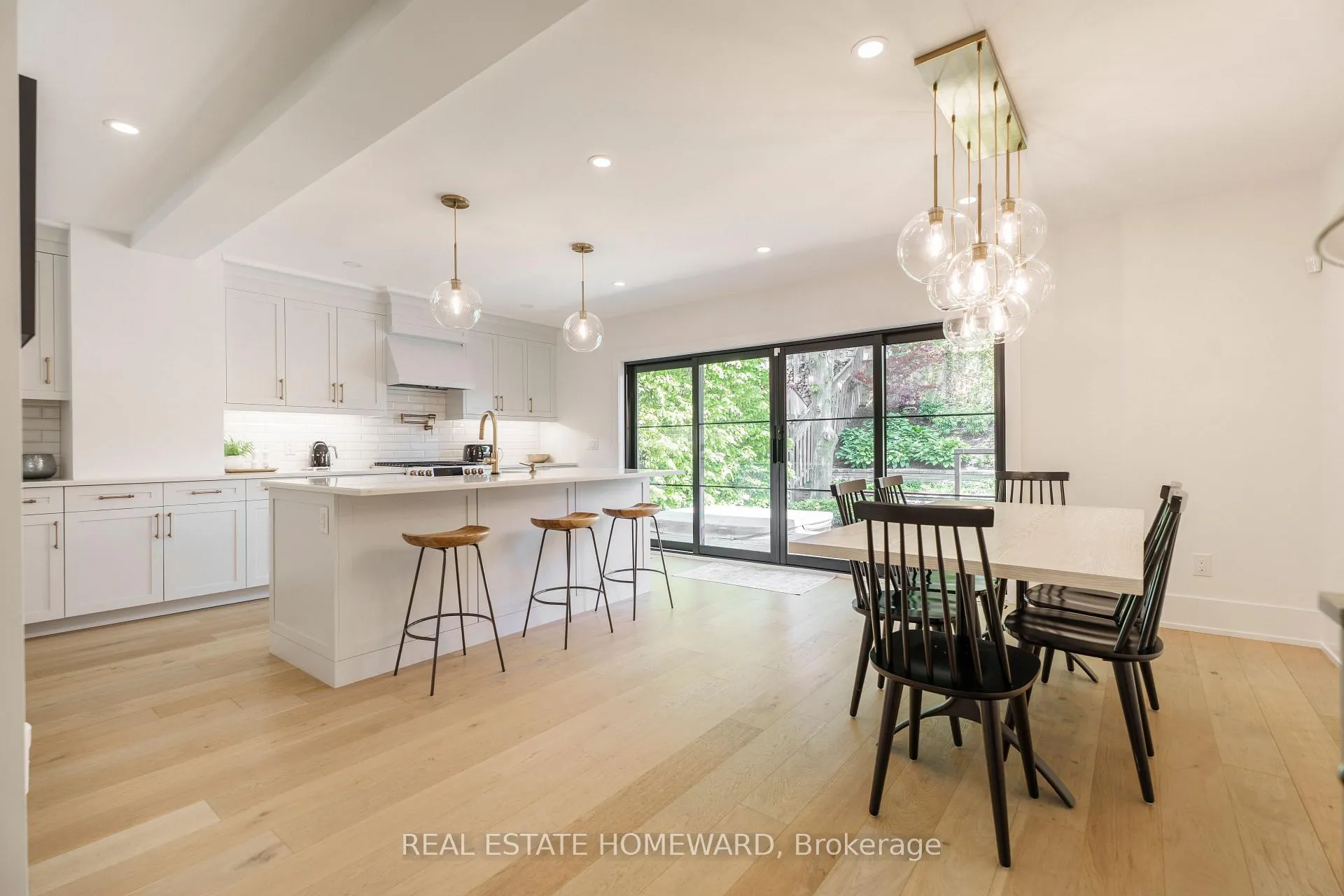 Photo 16 of 27 Avalon Boulevard, Scarborough, Birchcliffe-Cliffside — HOMEH