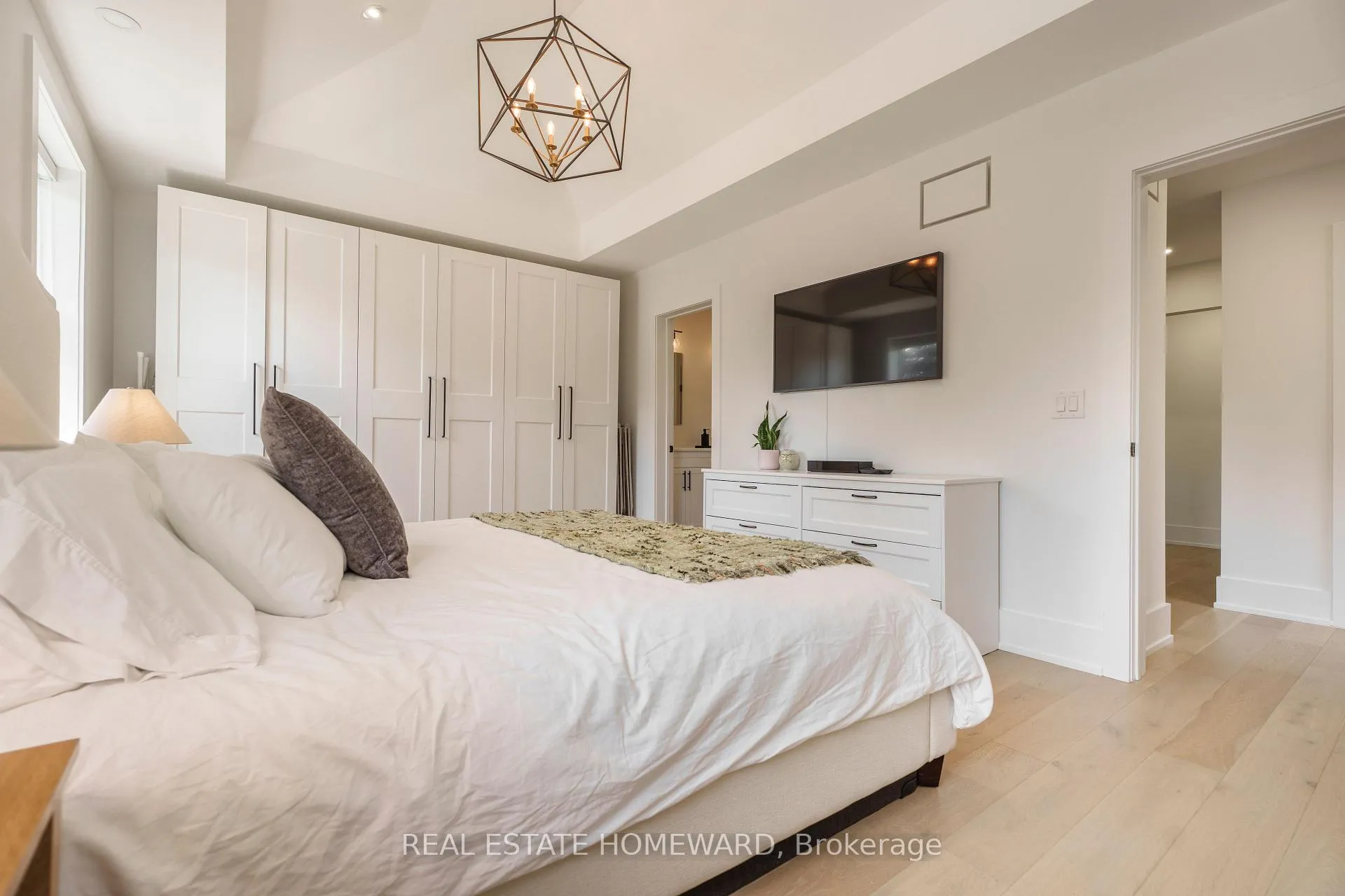 Photo 23 of 27 Avalon Boulevard, Scarborough, Birchcliffe-Cliffside — HOMEH