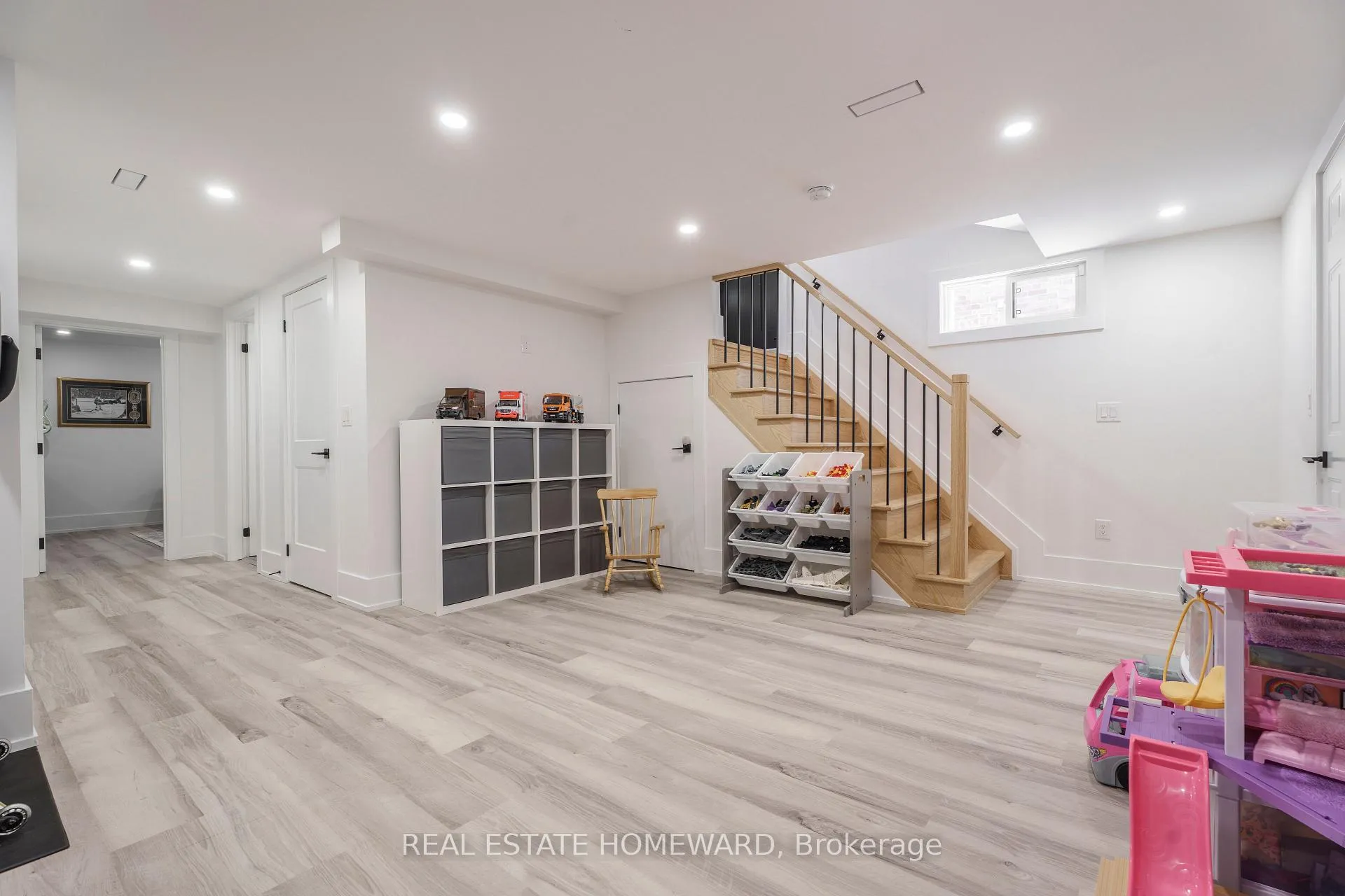 Photo 33 of 27 Avalon Boulevard, Scarborough, Birchcliffe-Cliffside — HOMEH
