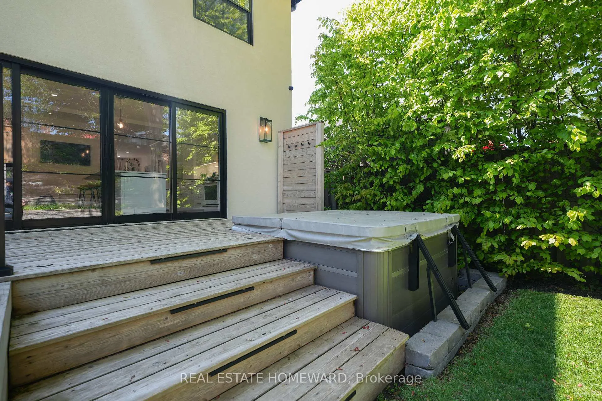 Photo 43 of 27 Avalon Boulevard, Scarborough, Birchcliffe-Cliffside — HOMEH