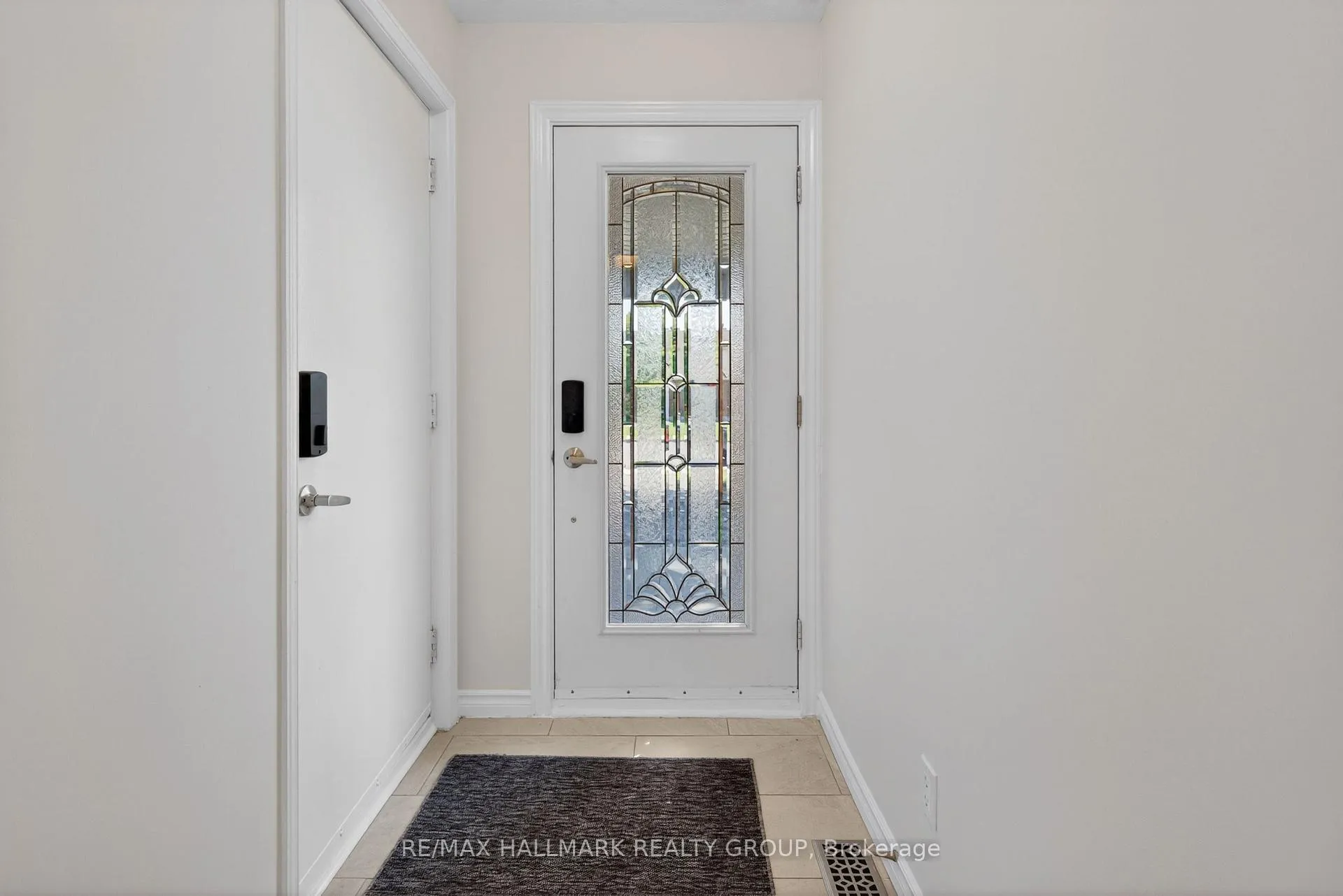 Photo 2 of 463 Princess Louise Drive, Ottawa, Fallingbrook/Ridgemount — HOMEH