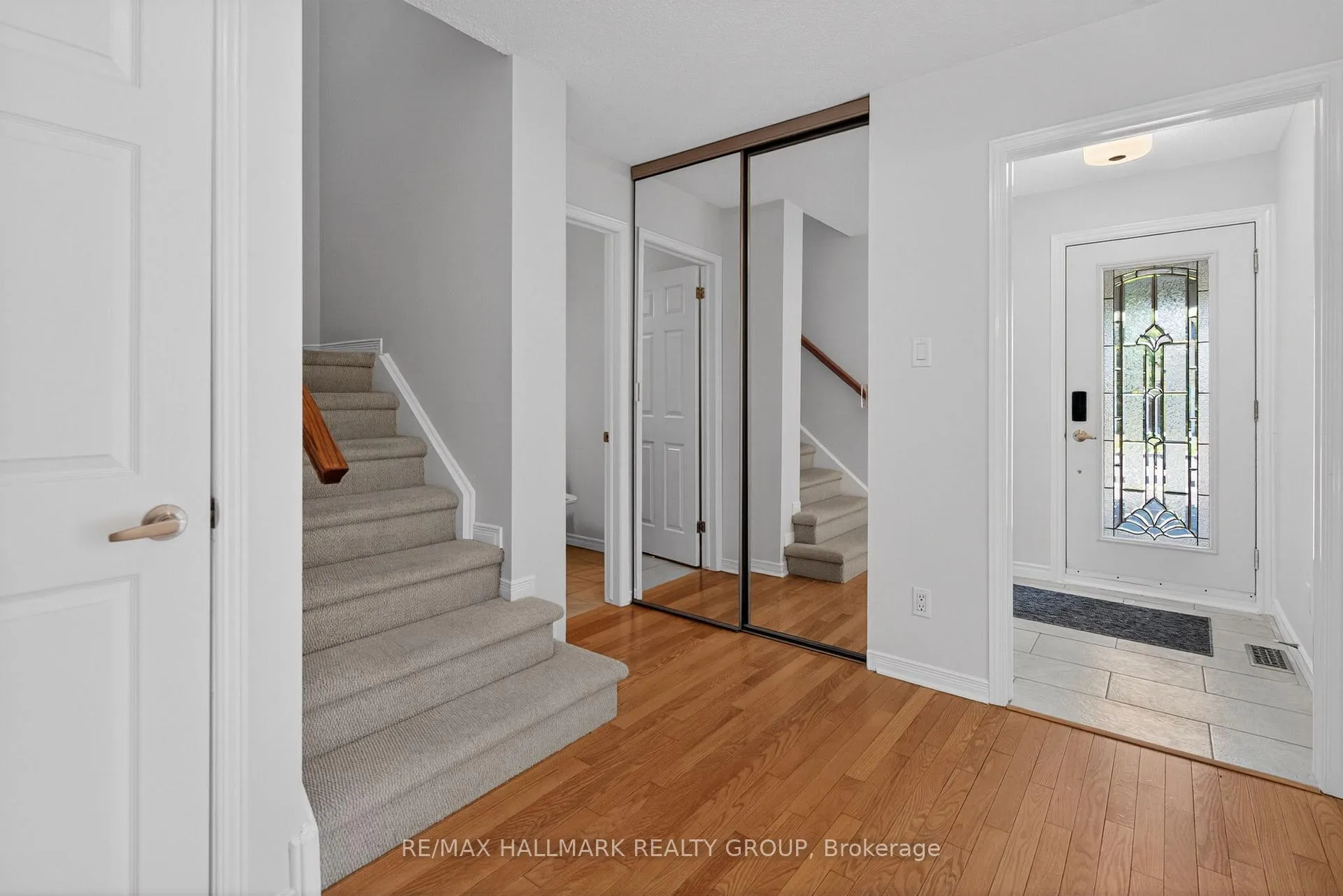 Photo 3 of 463 Princess Louise Drive, Ottawa, Fallingbrook/Ridgemount — HOMEH