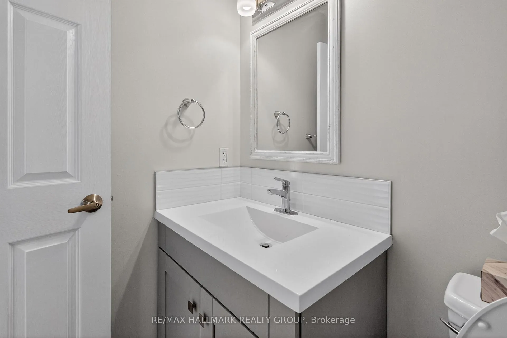 Photo 5 of 463 Princess Louise Drive, Ottawa, Fallingbrook/Ridgemount — HOMEH