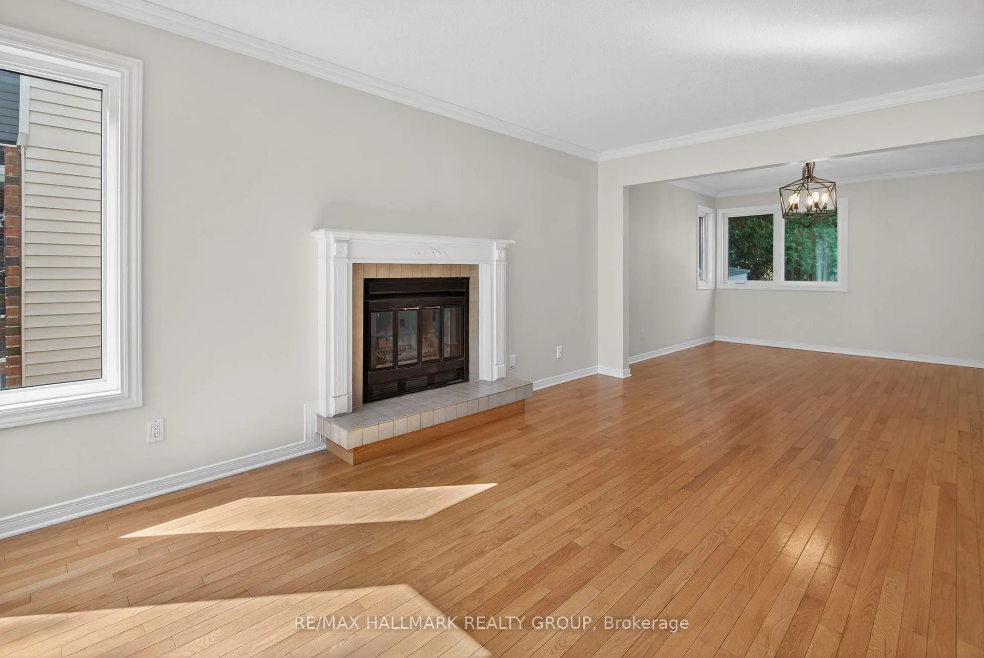 Photo 7 of 463 Princess Louise Drive, Ottawa, Fallingbrook/Ridgemount — HOMEH