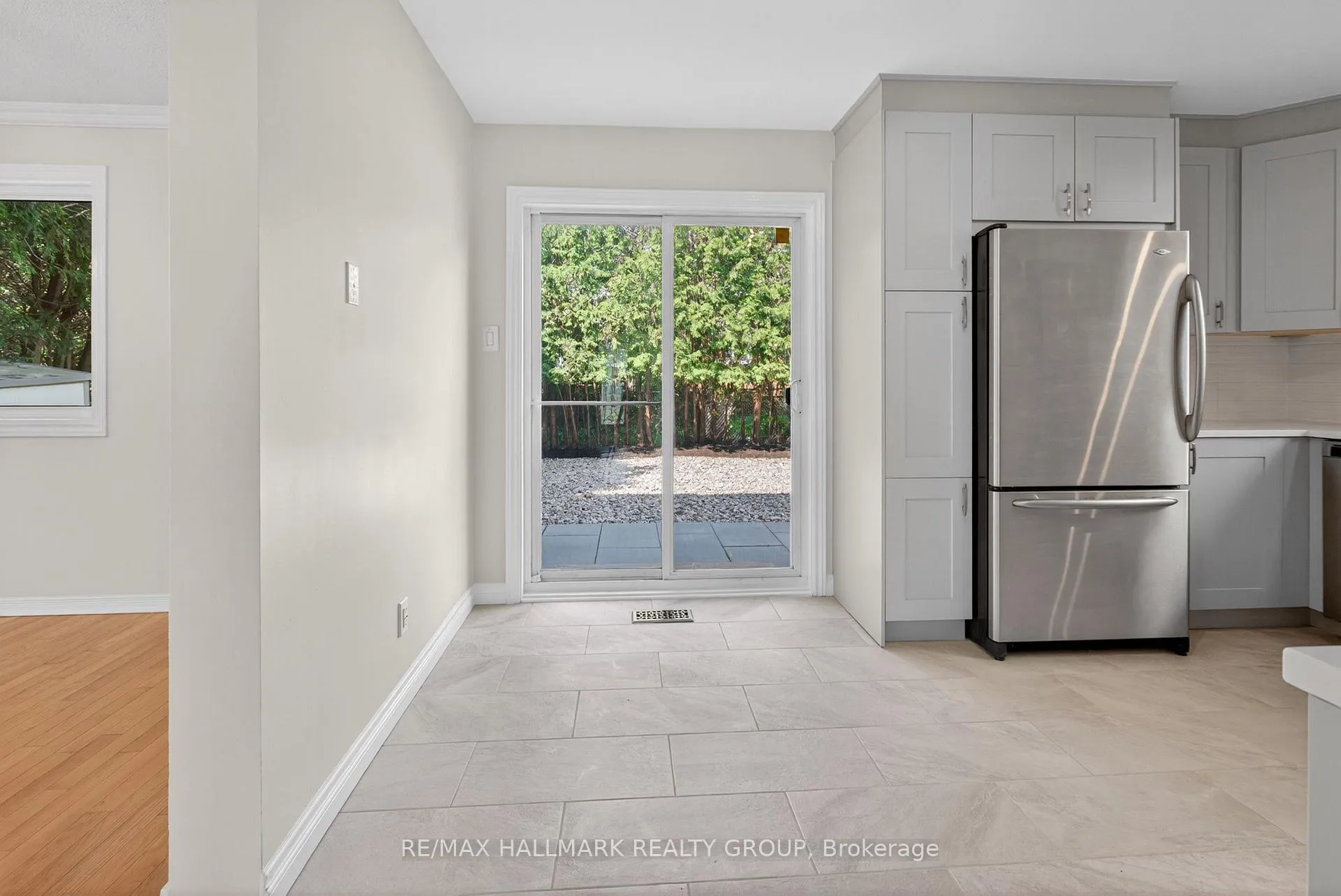 Photo 20 of 463 Princess Louise Drive, Ottawa, Fallingbrook/Ridgemount — HOMEH