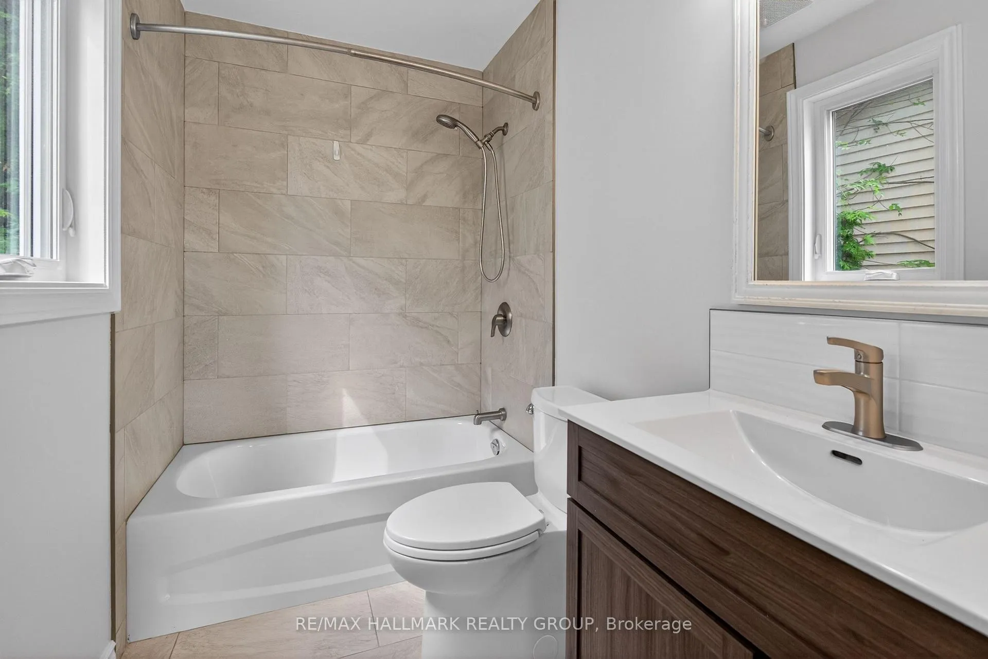 Photo 29 of 463 Princess Louise Drive, Ottawa, Fallingbrook/Ridgemount — HOMEH