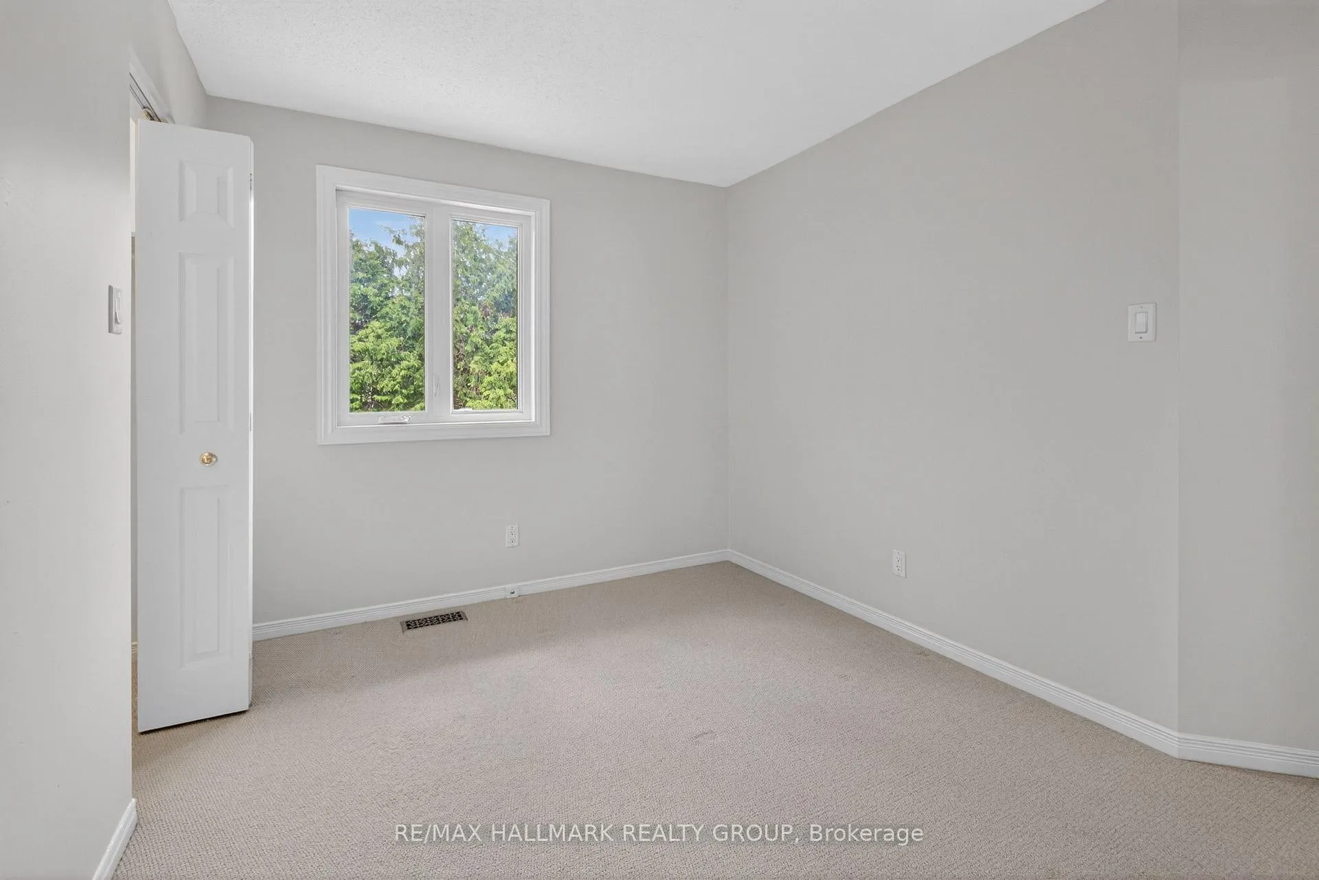 Photo 32 of 463 Princess Louise Drive, Ottawa, Fallingbrook/Ridgemount — HOMEH