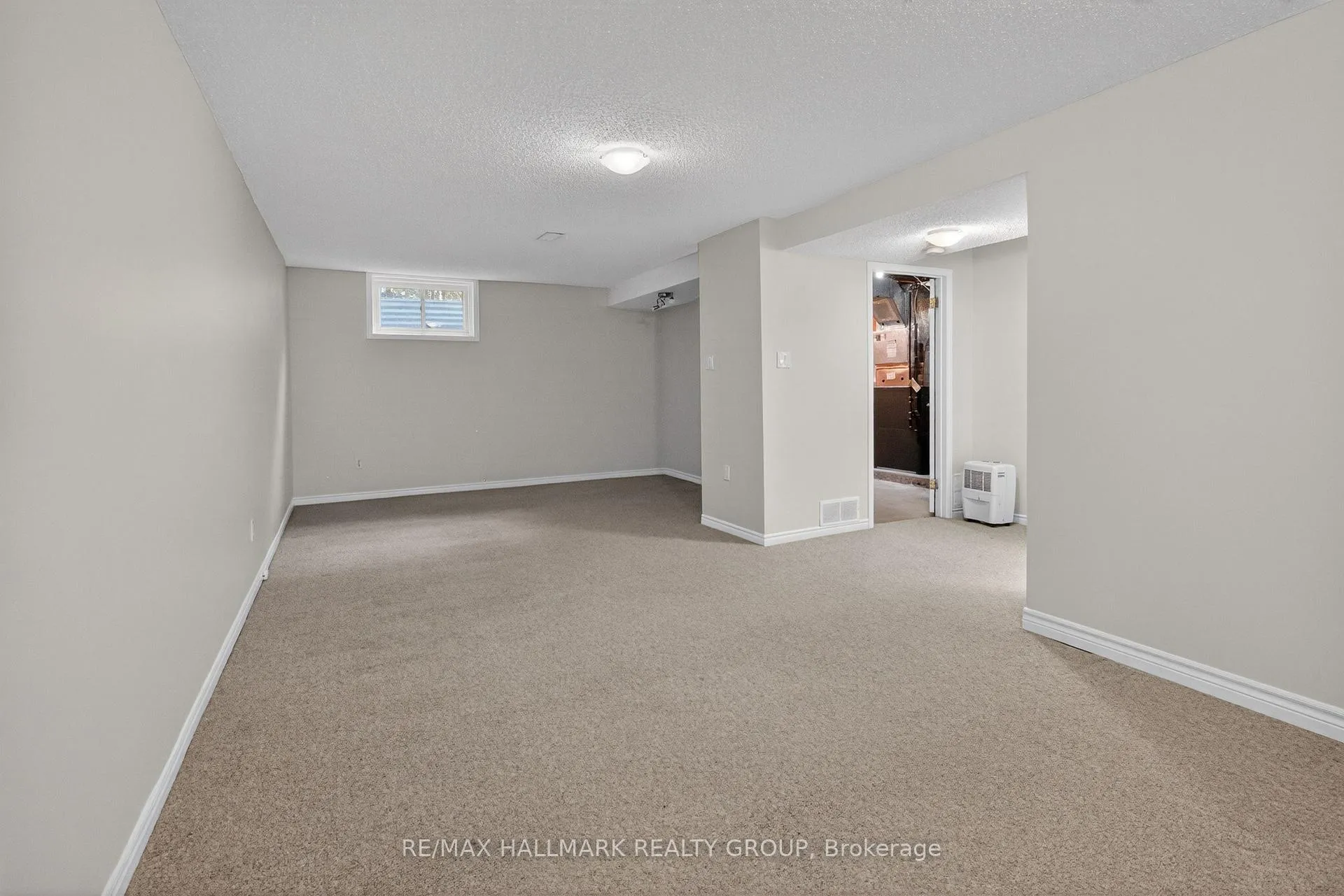 Photo 37 of 463 Princess Louise Drive, Ottawa, Fallingbrook/Ridgemount — HOMEH