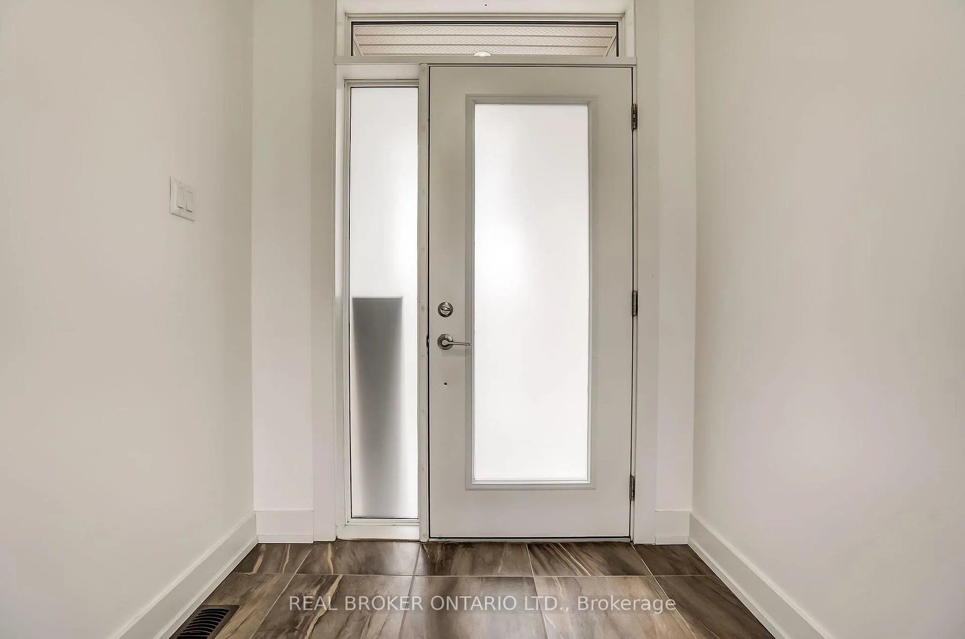 Photo 2 of 6237 Perth Street, Ottawa, Richmond — HOMEH