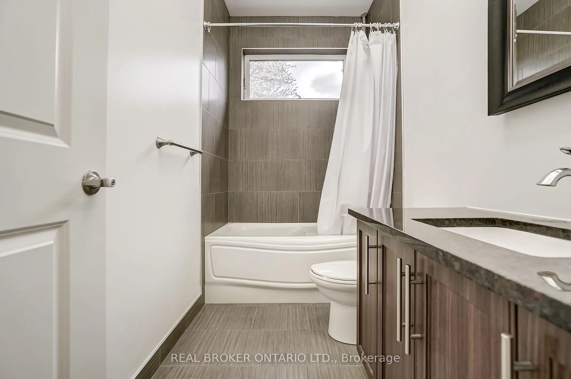 Photo 6 of 6237 Perth Street, Ottawa, Richmond — HOMEH